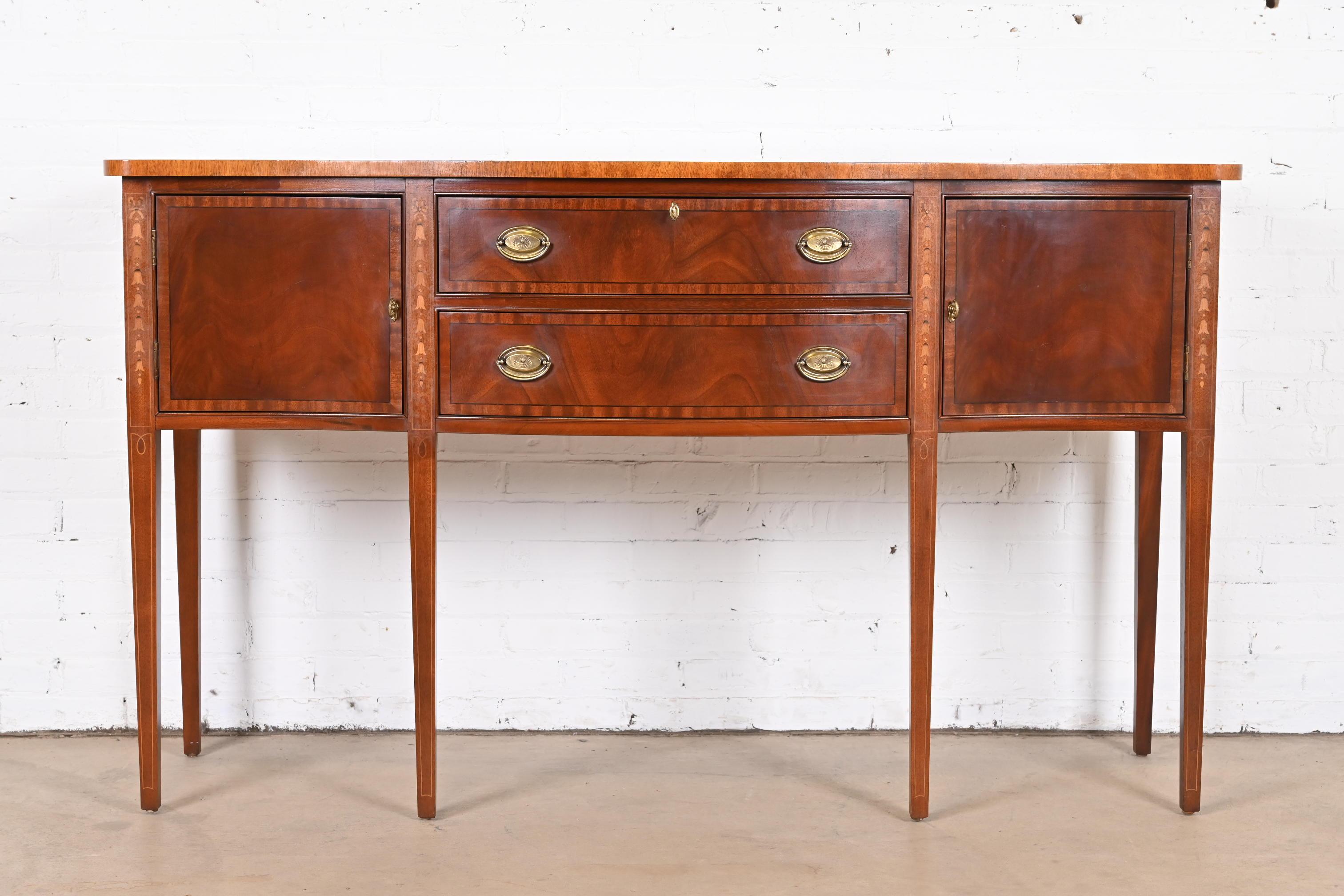 Ethan Allen Hepplewhite Inlaid Mahogany Serpentine Sideboard Credenza In Good Condition In South Bend, IN