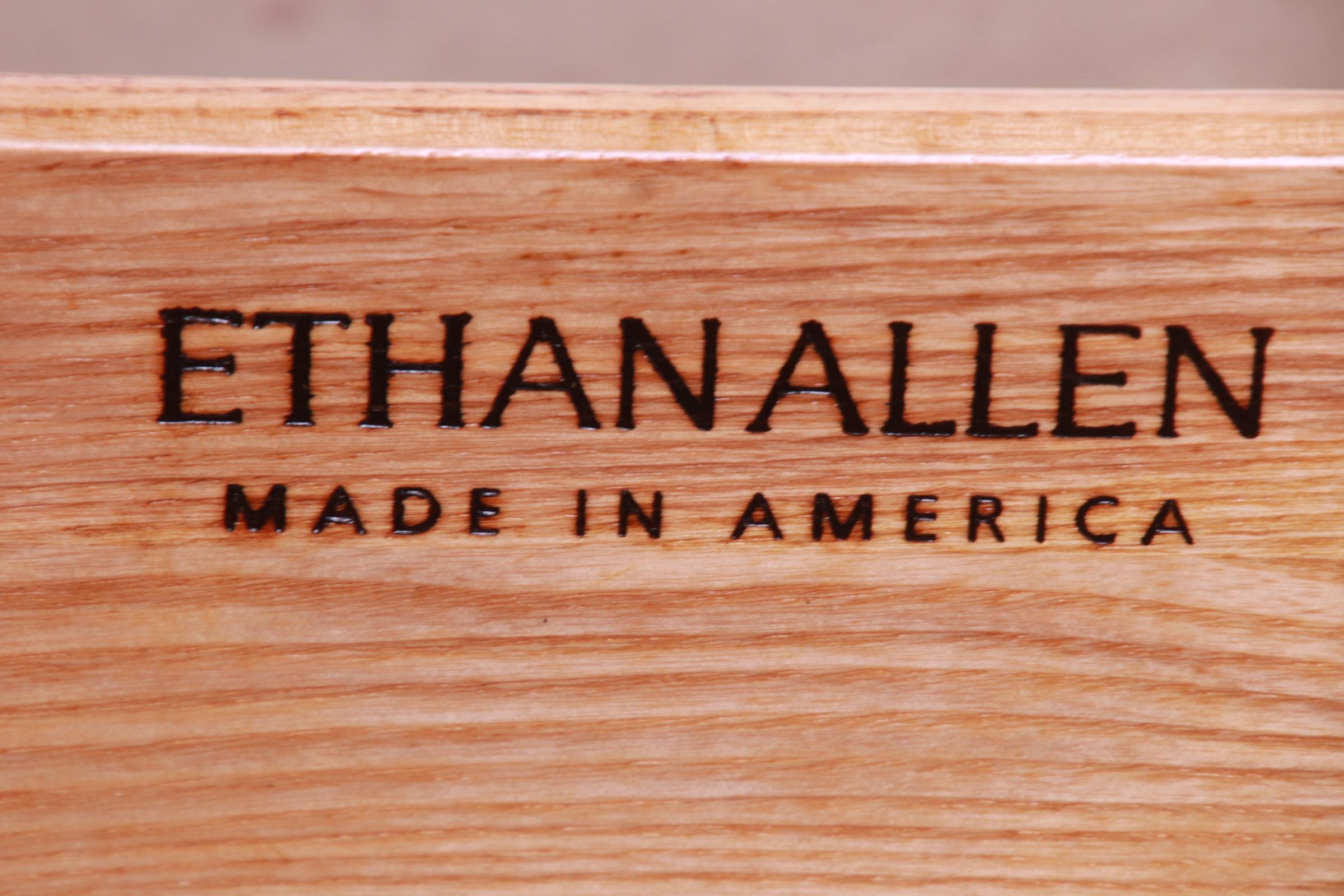 Ethan Allen Hepplewhite Inlaid Mahogany Serpentine Sideboard, Newly Restored 4