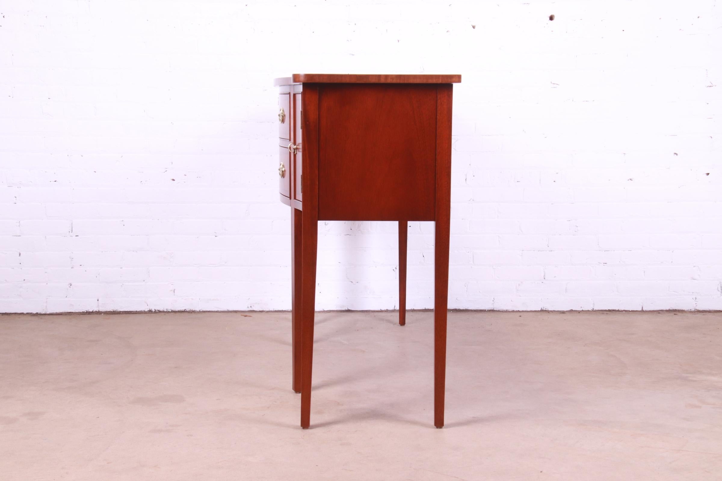 Hepplewhite Inlaid Mahogany Serpentine Sideboard, Newly Restored 5