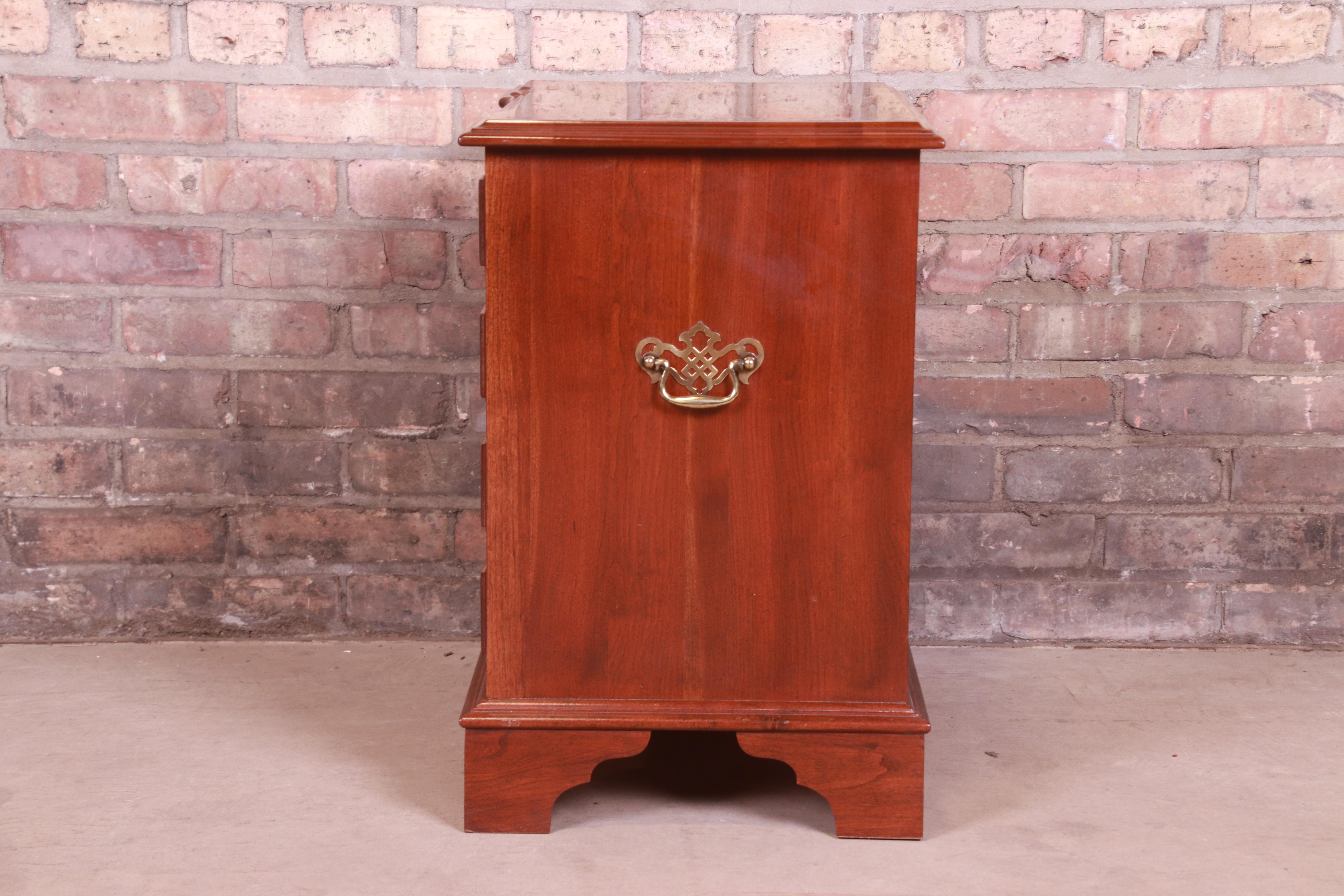 Chippendale Mahogany Four-Drawer Commode or Nightstand For Sale 3