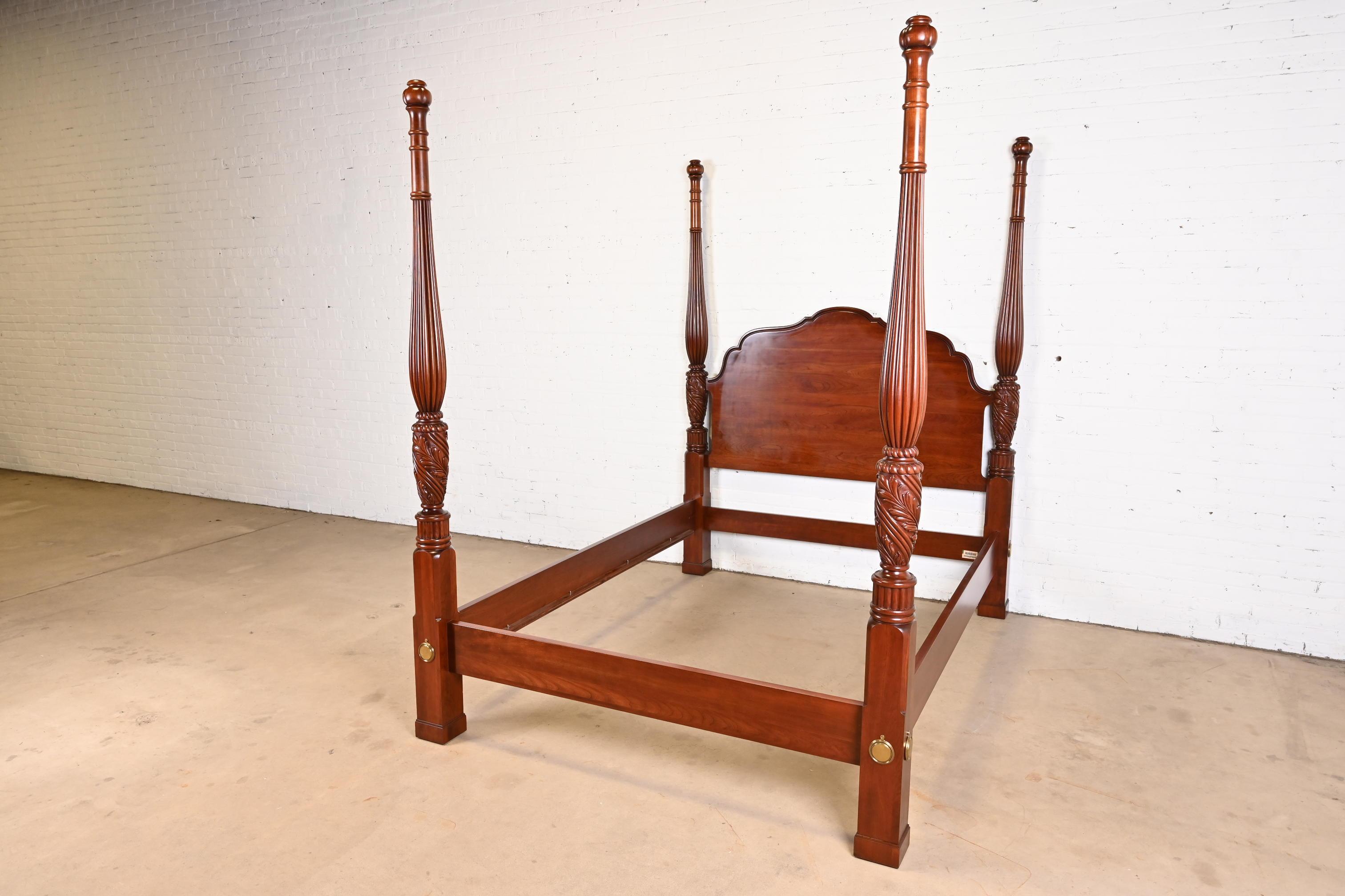 Ethan Allen Knob Creek Collection Georgian Cherry Wood Queen Size Poster Bed In Good Condition In South Bend, IN