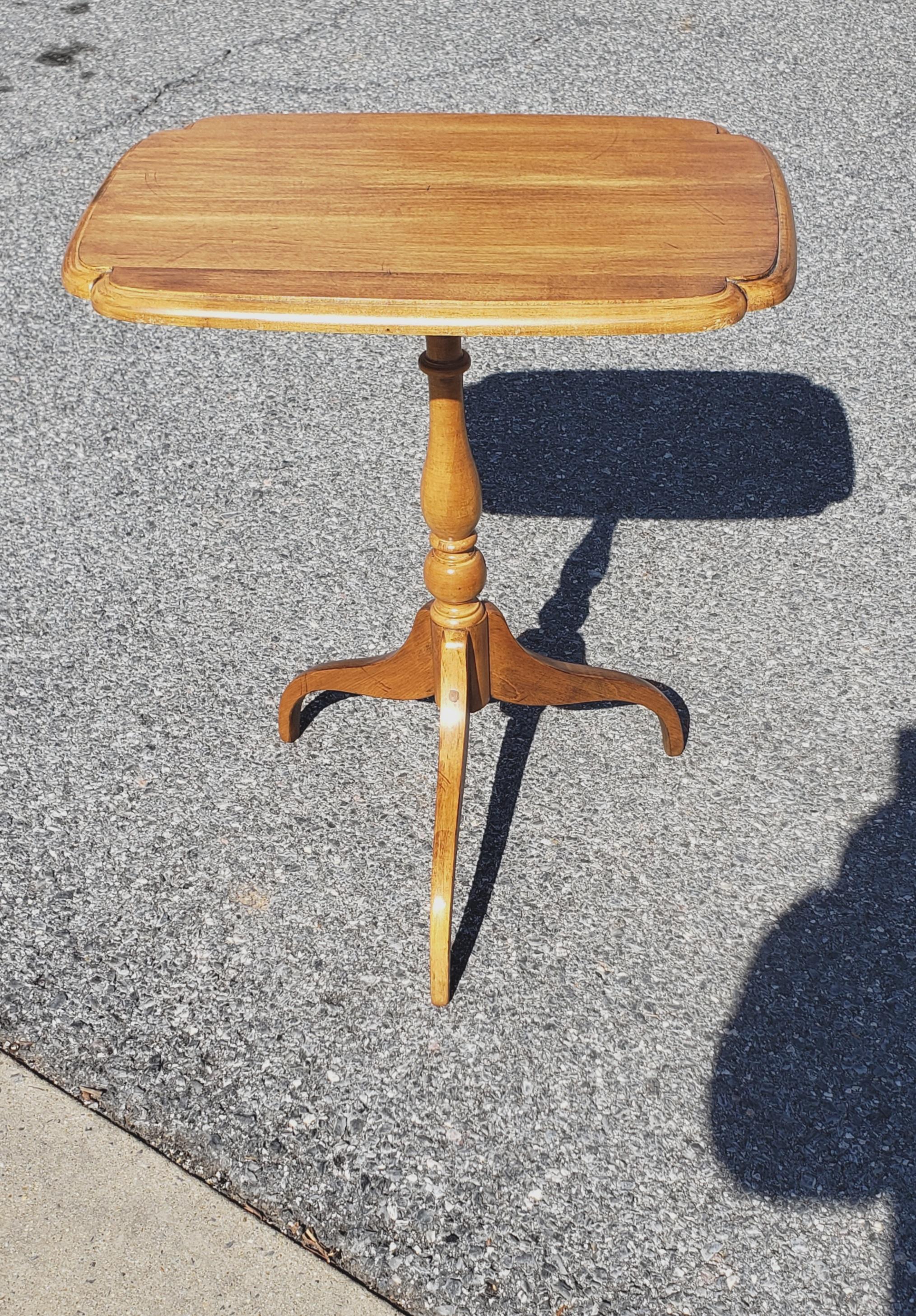 Ethan Allen Maple spider feet tilt-top tray side table measuring 27