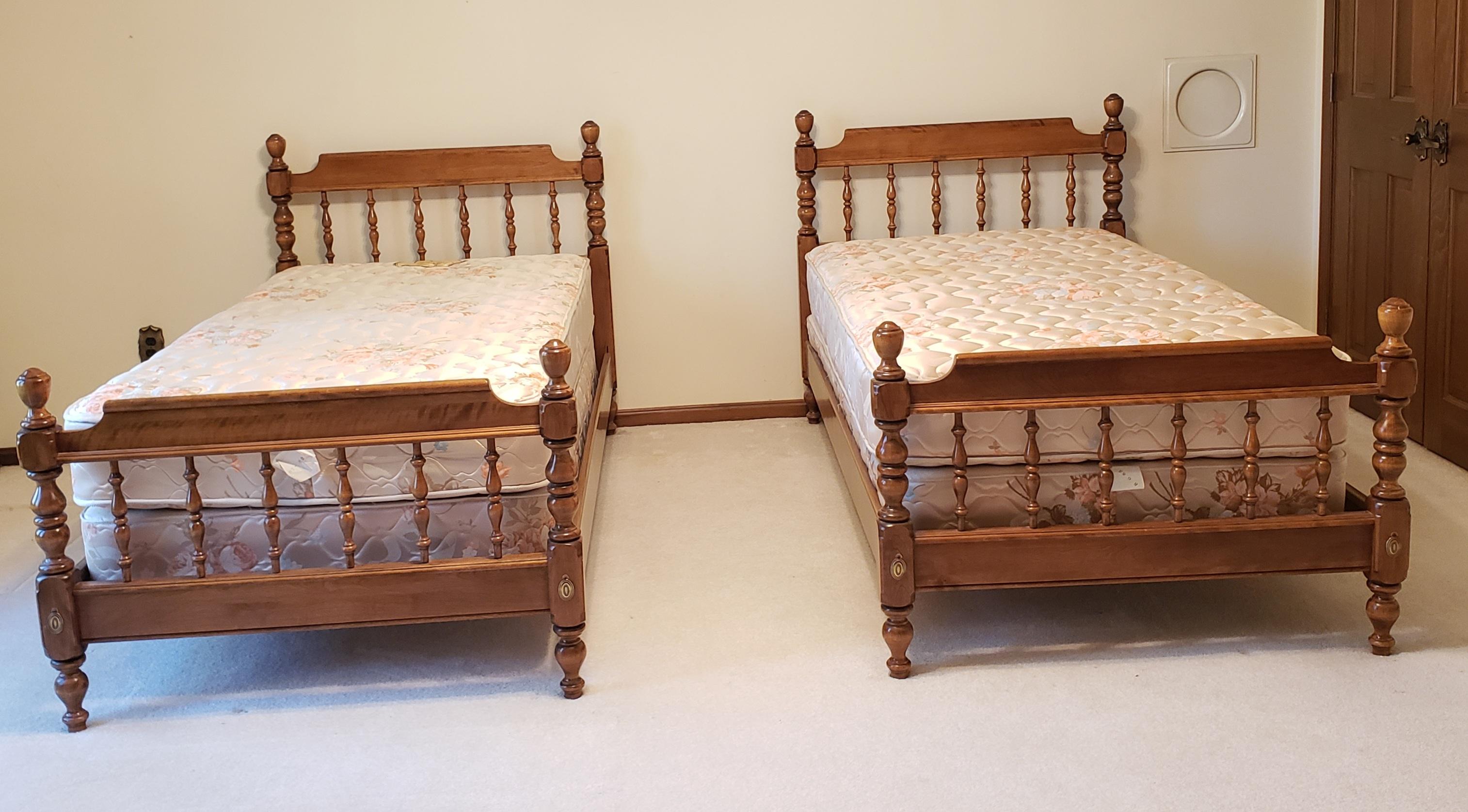 American Classical Ethan Allen Maple Spindle Twin Beds Frames, circa 1980s