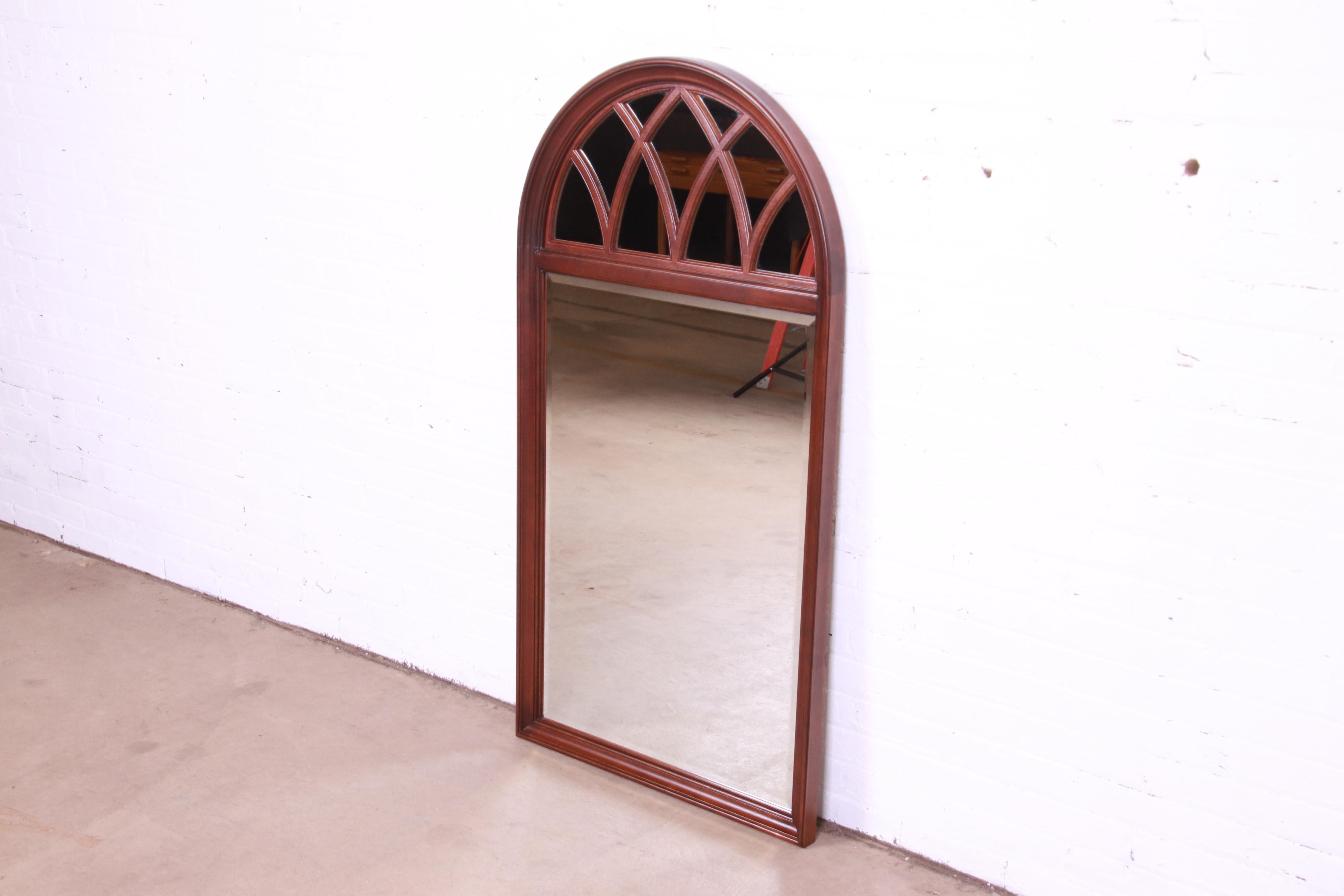 arch mirror short