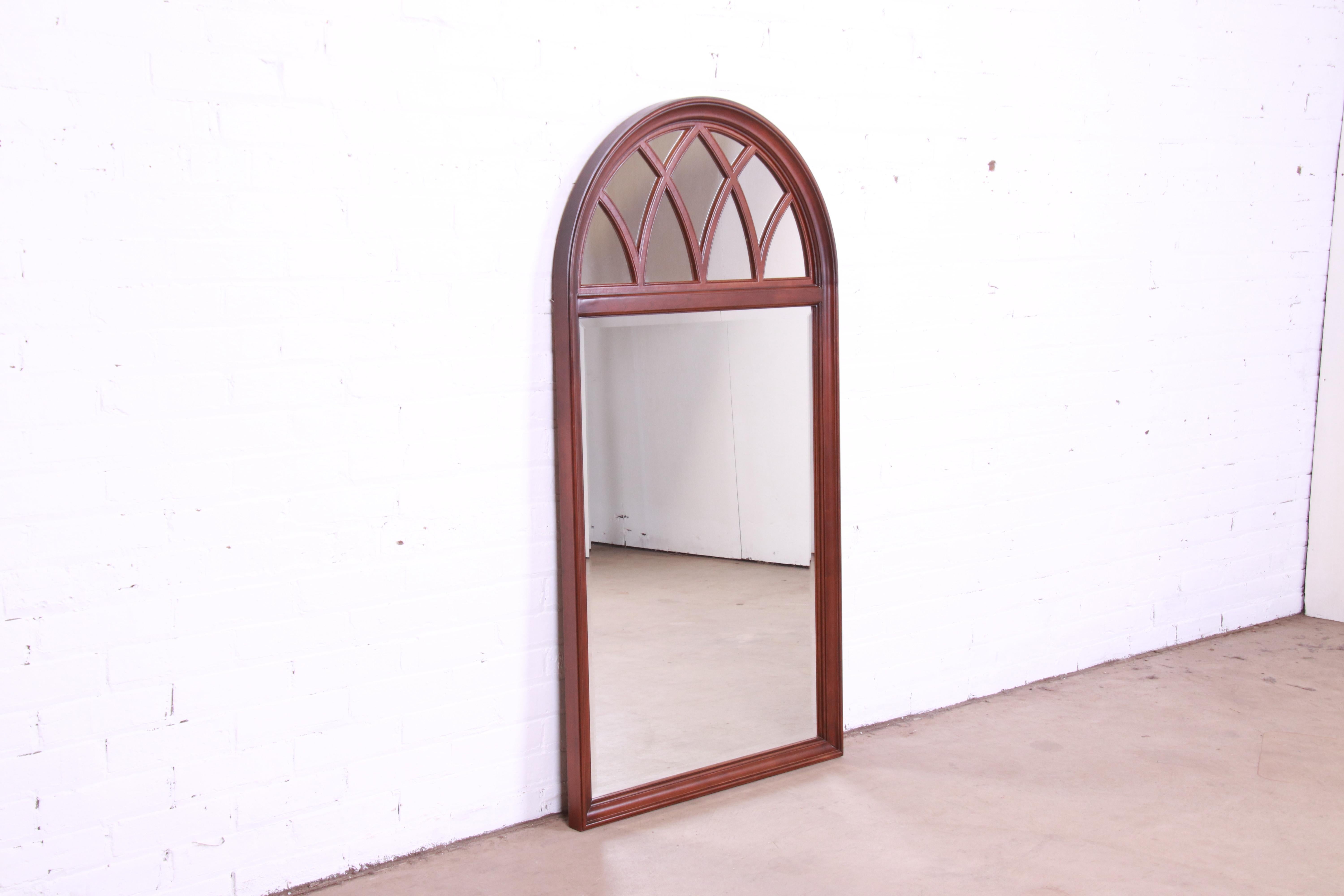Palladian Style Mahogany Arched Wall Mirror In Good Condition For Sale In South Bend, IN