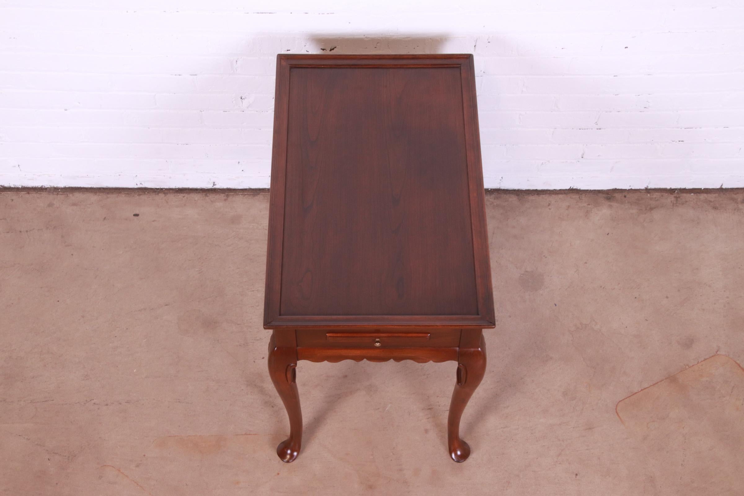 20th Century Ethan Allen Queen Anne Cherry Wood Tea Table or Occasional Side Table
