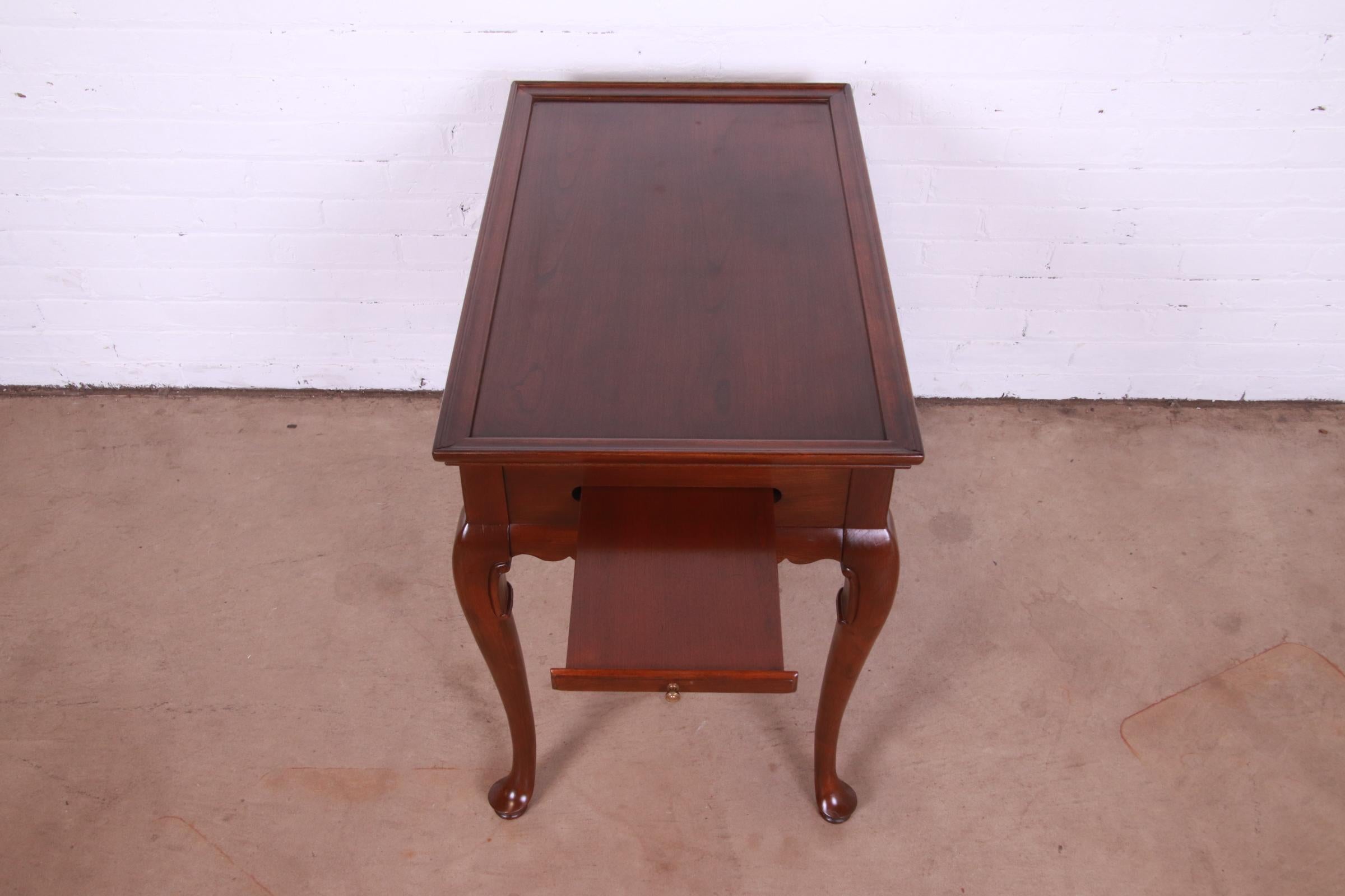 Ethan Allen Queen Anne Cherry Wood Tea Table or Occasional Side Table 2
