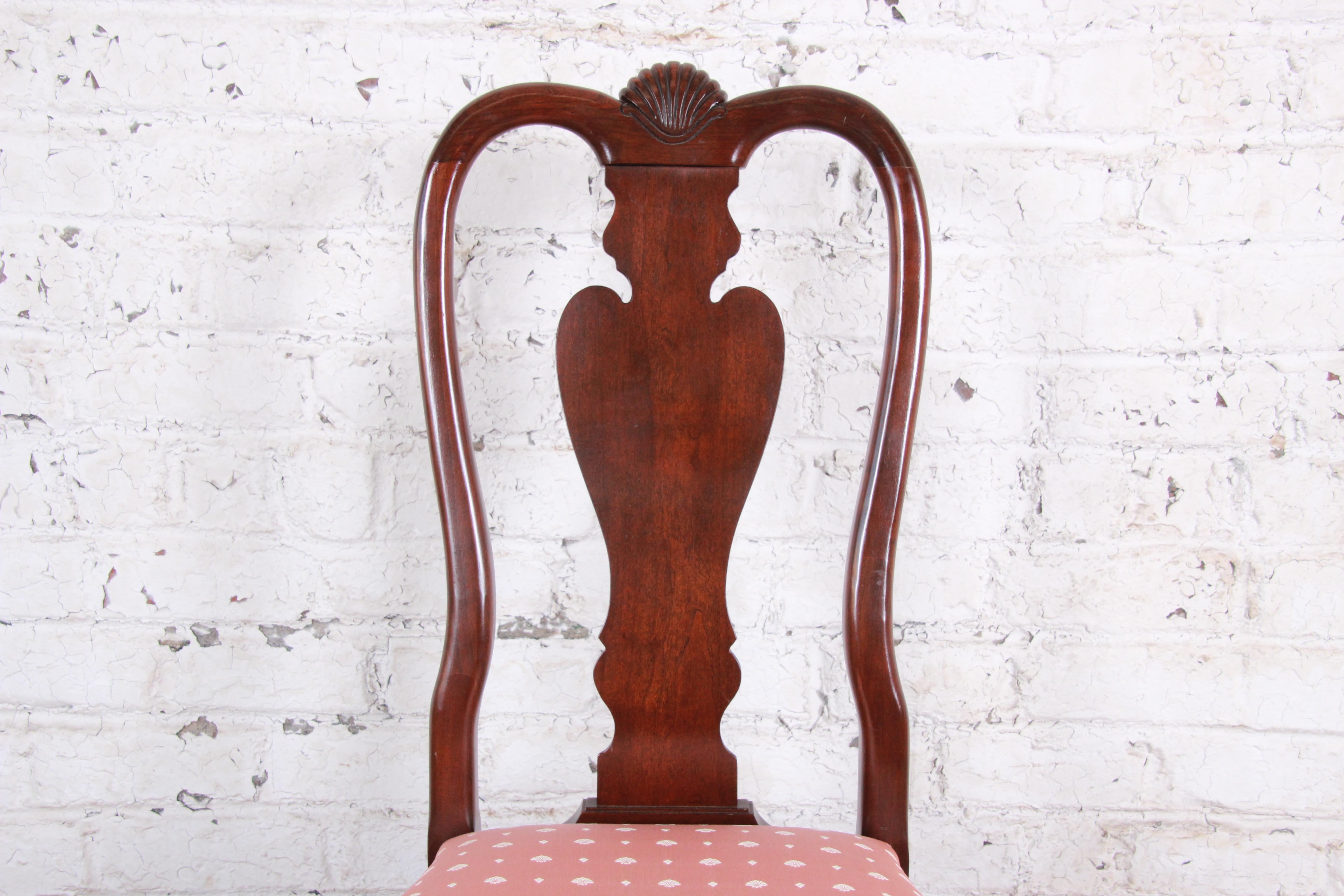 Ethan Allen Queen Anne Solid Cherry Dining Chairs, Set of Eight In Good Condition In South Bend, IN