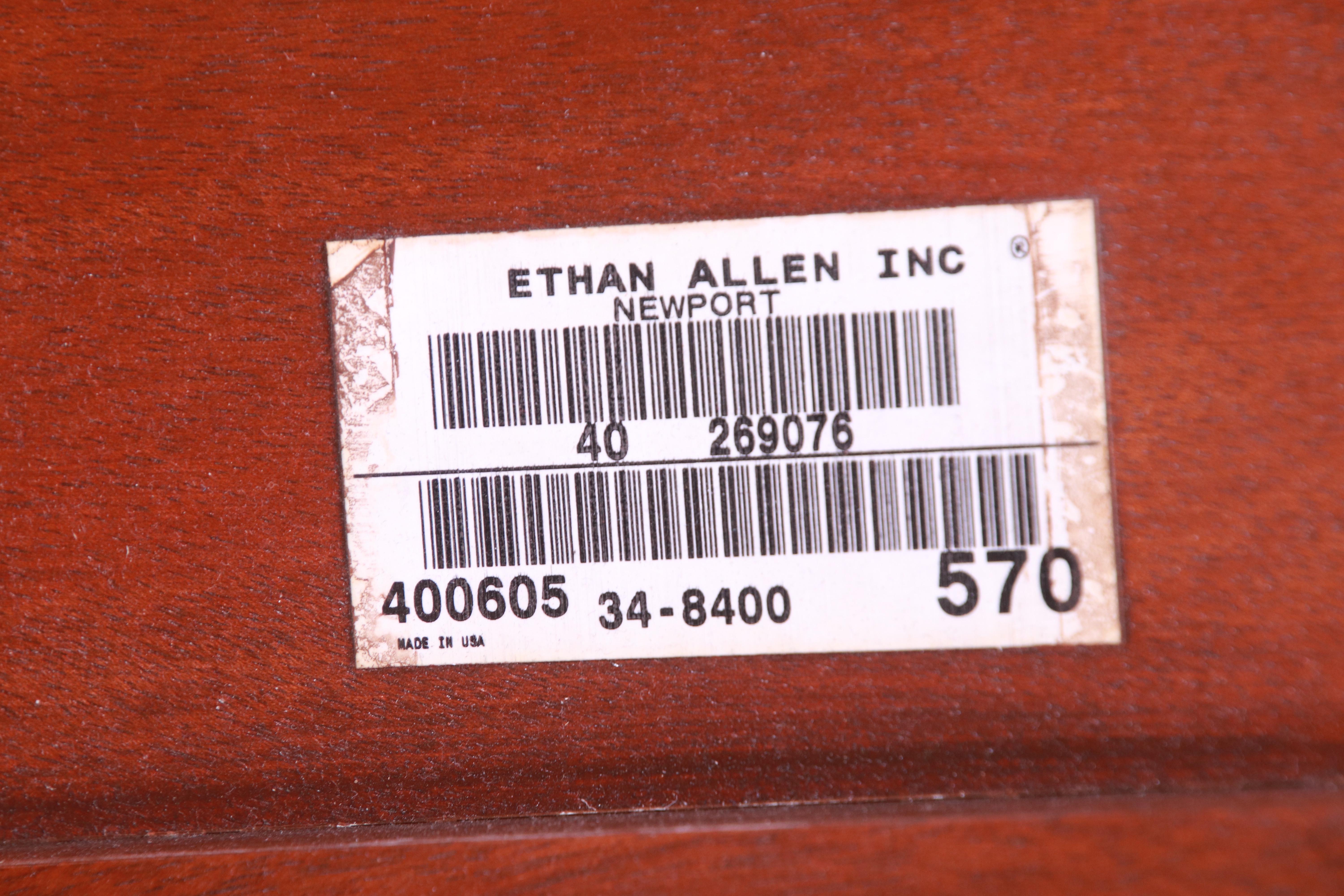 Ethan Allen Regency Banded Mahogany Pedestal Coffee Table 3