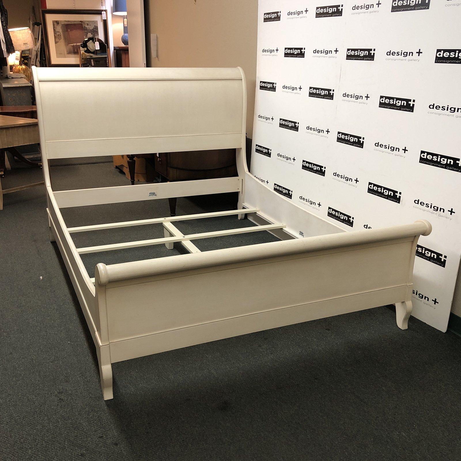 Design Plus Gallery presents sleigh bed by Ethan Allen. Bed is made out of solid wood and it was made is USA. Queen size.

Measures: Inside 62 x 82
Platform 8” H.