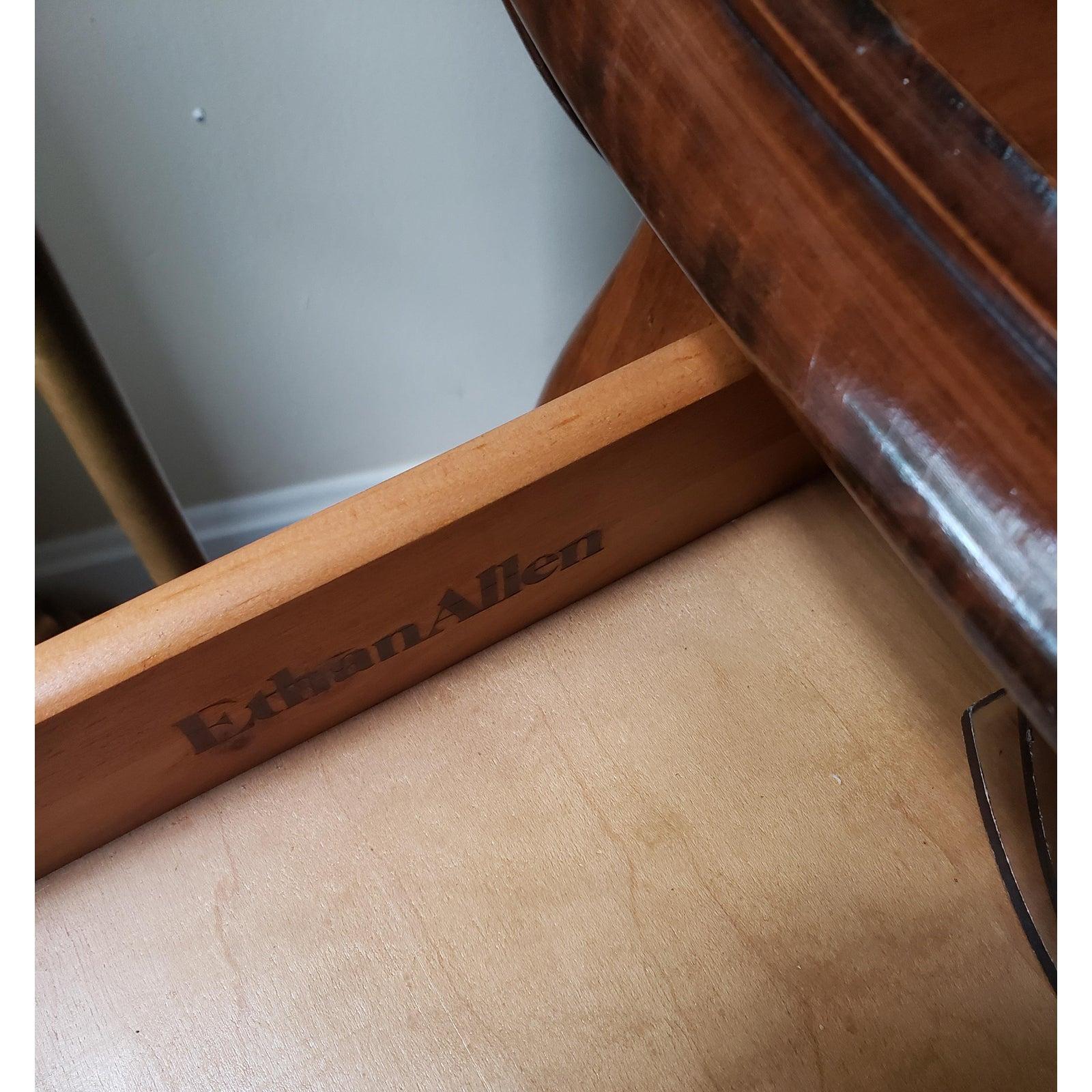 Ethan Allen Solid Pine Drop Leaf Side Table, 1970s In Good Condition In Germantown, MD