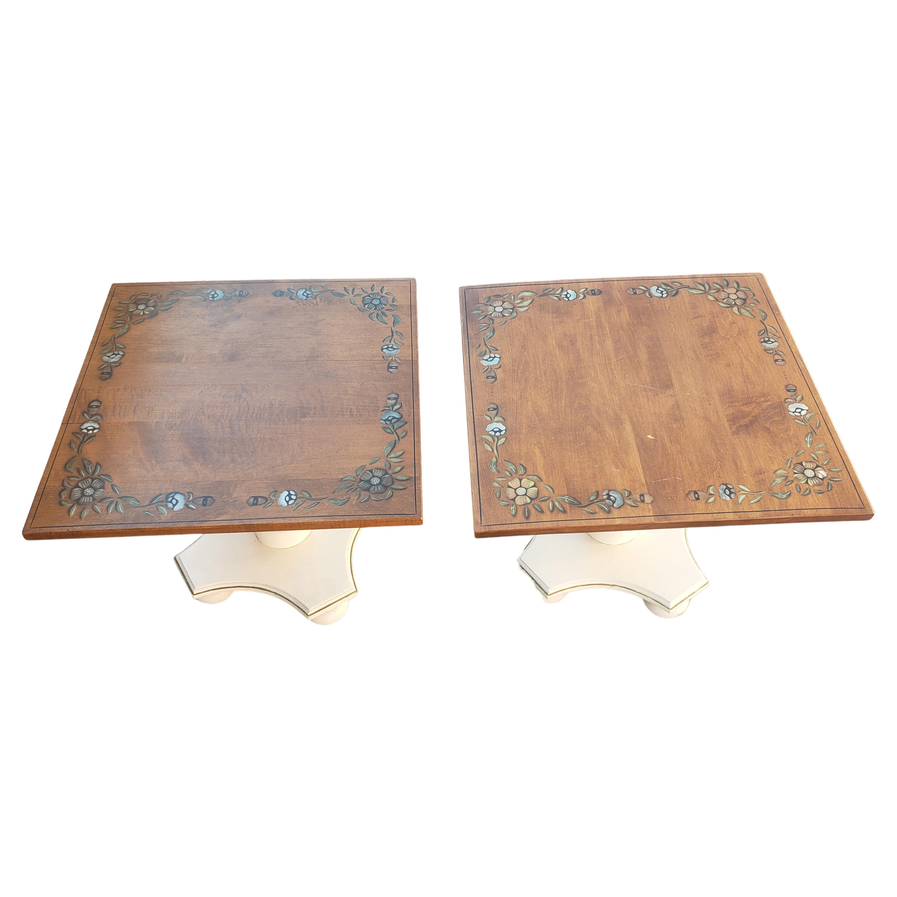 Beautiful pair of Ethan Allen vintage Hitchcock style Pedestal side tables, Circa 1970s.
Good vintage condition. 
Measures 19.5