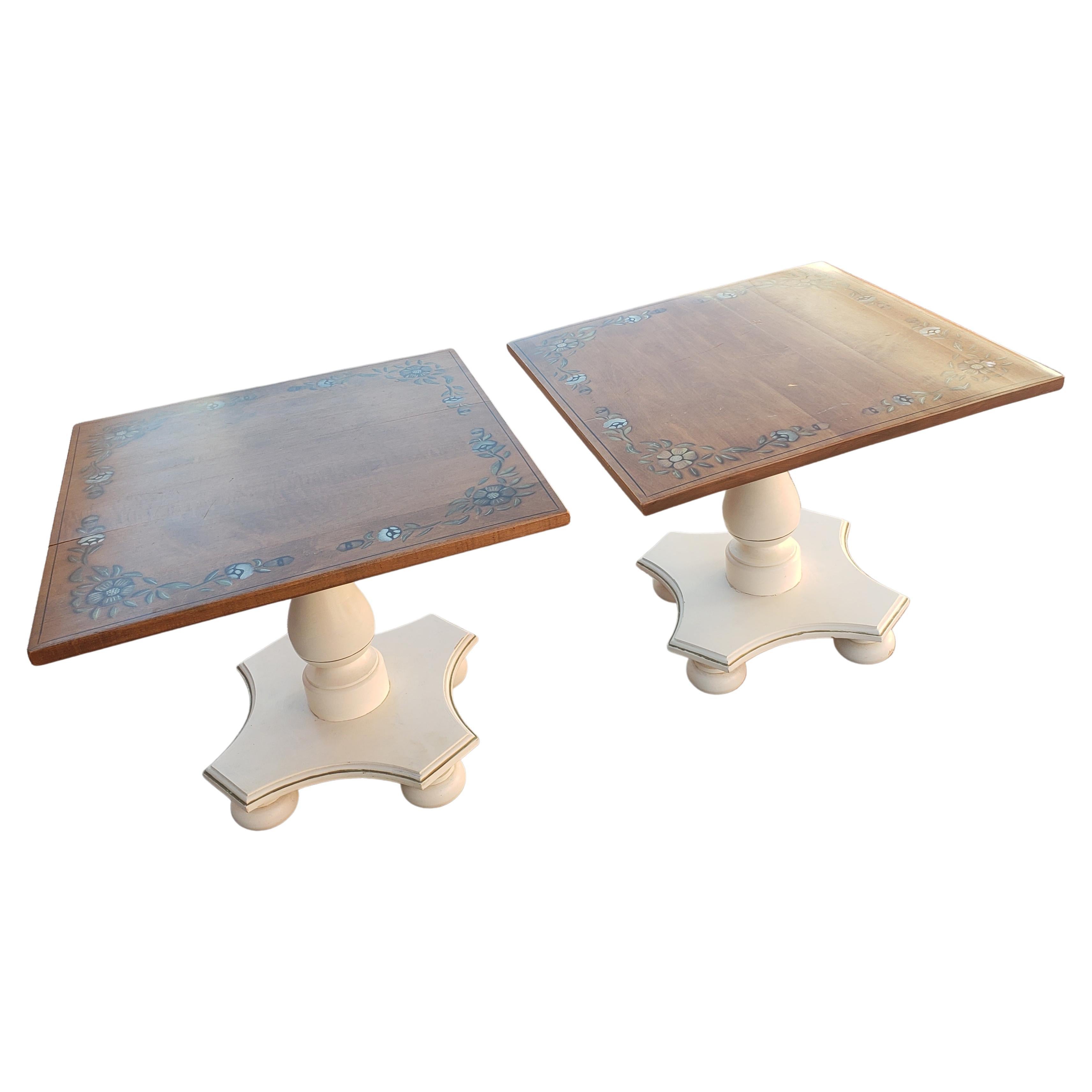Ethan Allen Vintage Hitchcock Style Pedestal Side Tables, Circa 1970s, a Pair In Good Condition In Germantown, MD