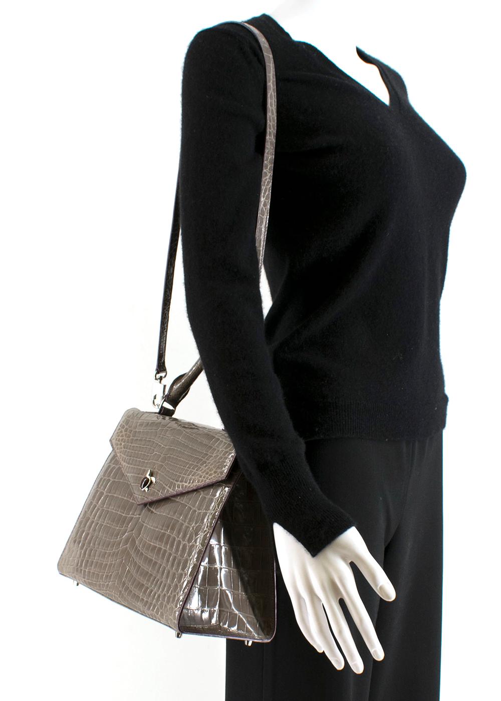 Ethan K Alla Krokodil Medium Top Handle Tasche in Gris Fonce Glänzend für Damen oder Herren im Angebot