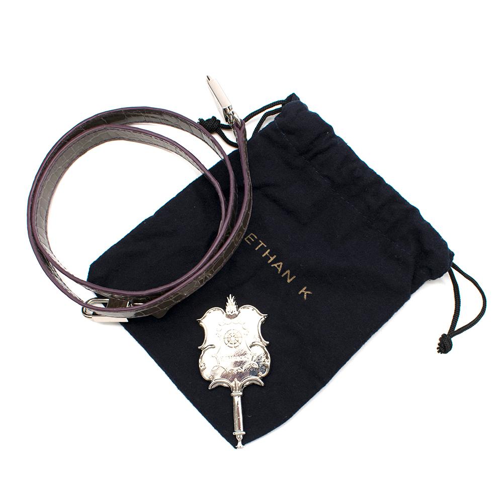 Ethan K Alla Krokodil Medium Top Handle Tasche in Gris Fonce Glänzend im Angebot 3