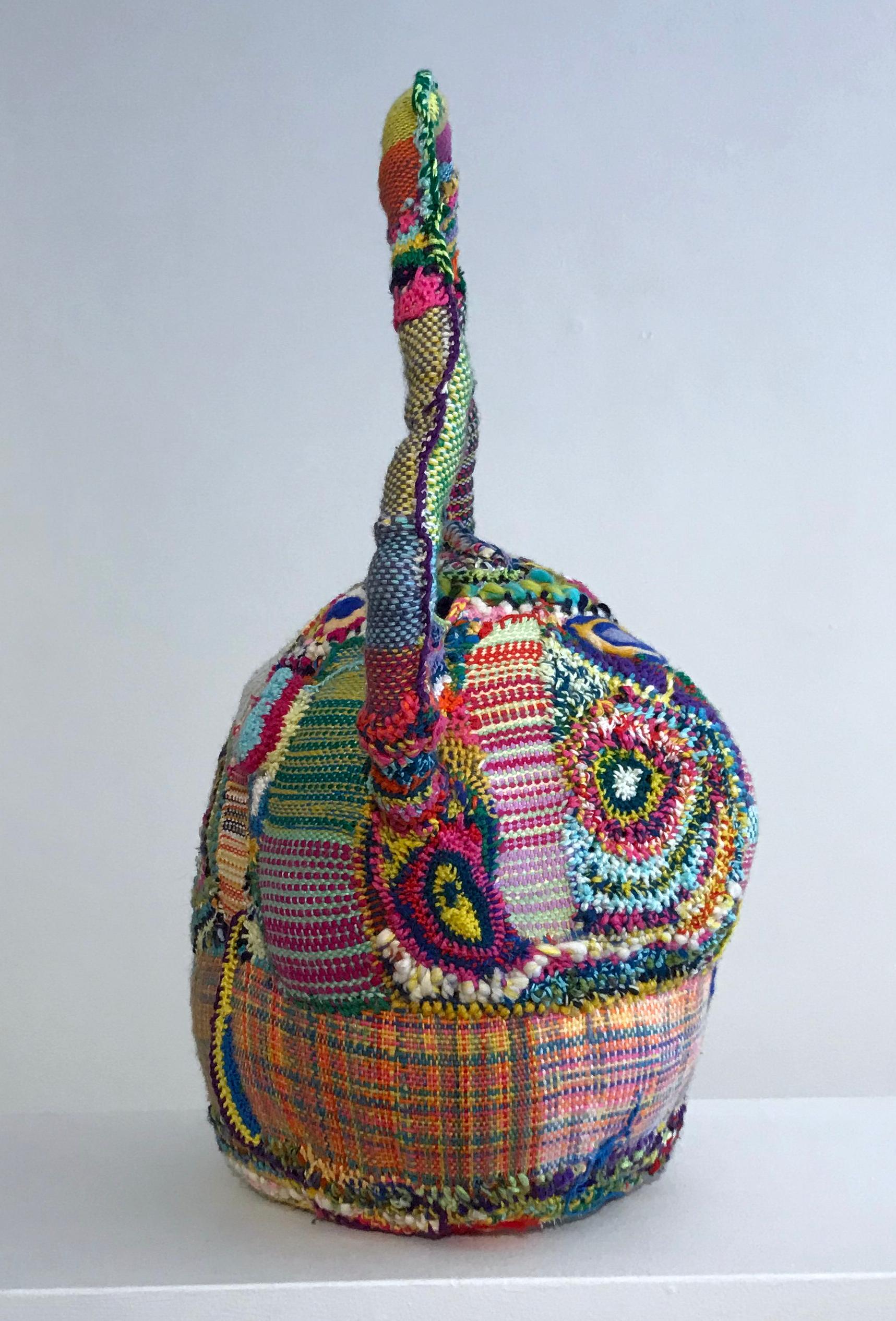 Scultura astratta in fibra, Ethan Meyer, 2024, Colori vivaci, Tessuto a mano, Stitch by Stitch in vendita 2