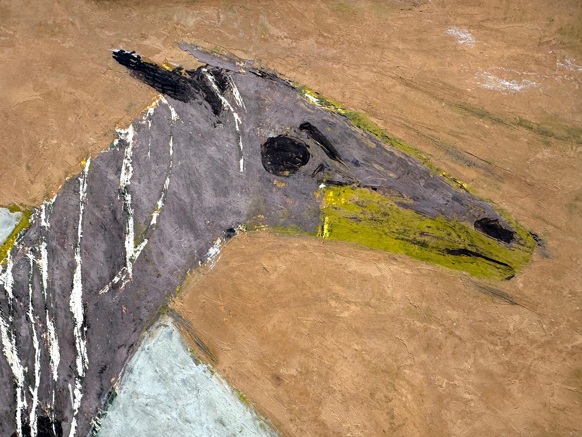 Eine amerikanische Künstlerin stellt in ihrem späten Stil ein Pferd und einen Colt in einer abstrakten Landschaft dar. Ethel Magafan zeichnet die entscheidenden Linien mit einem Messer nach, um die kreative Ebene des Werks zu verstärken und eine
