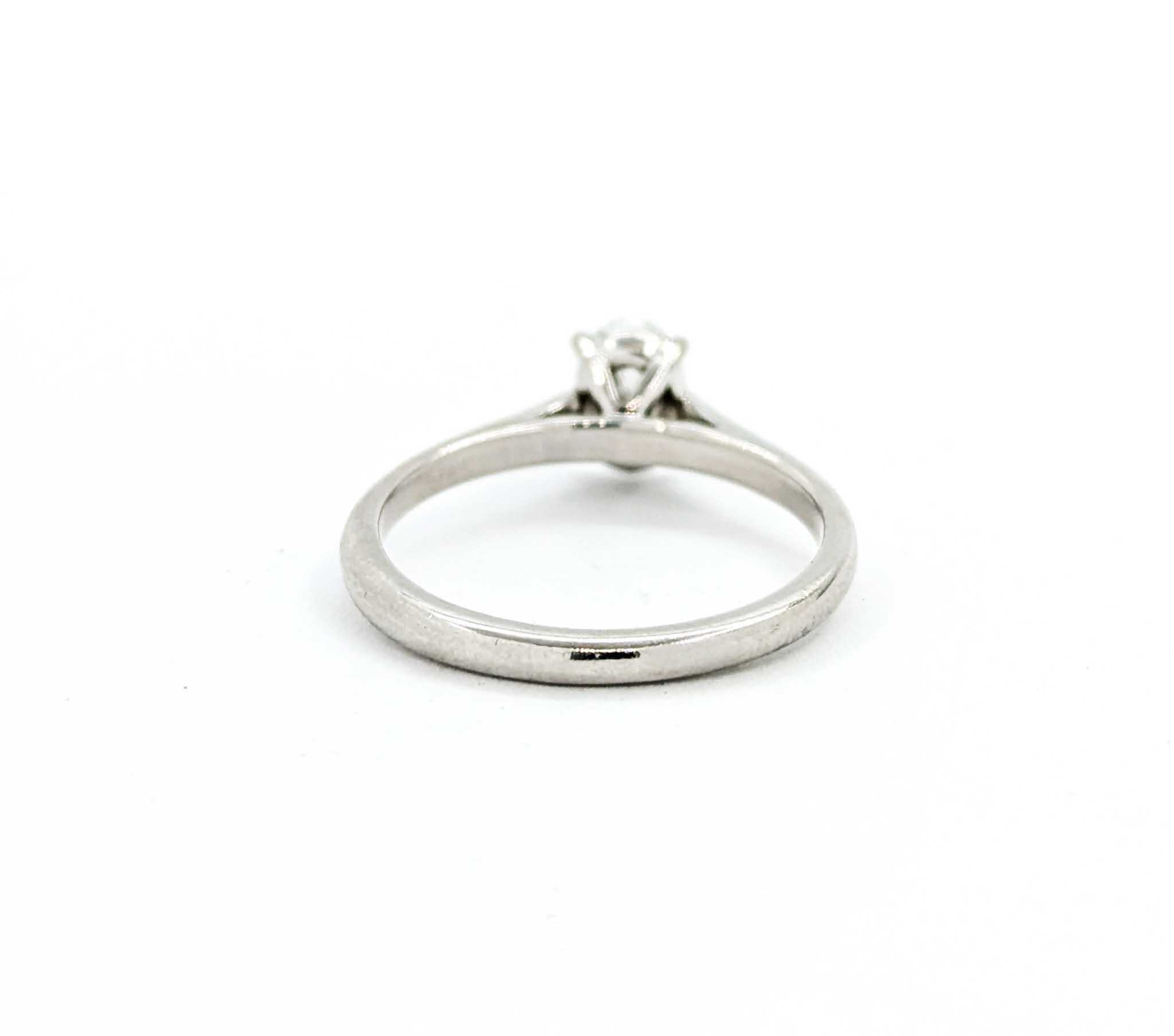 Ätherischer Diamant-Verlobungsring Solitär aus Platin im Angebot 5