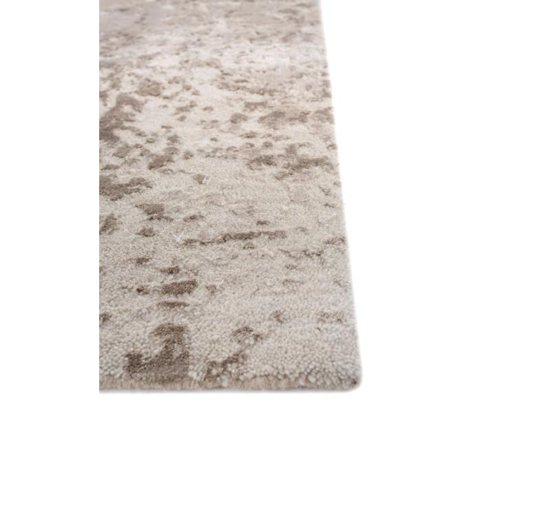 Modern Ethereal Eden Escape White Sand & Classic Gray 168x240 cm Handknotted Rug For Sale