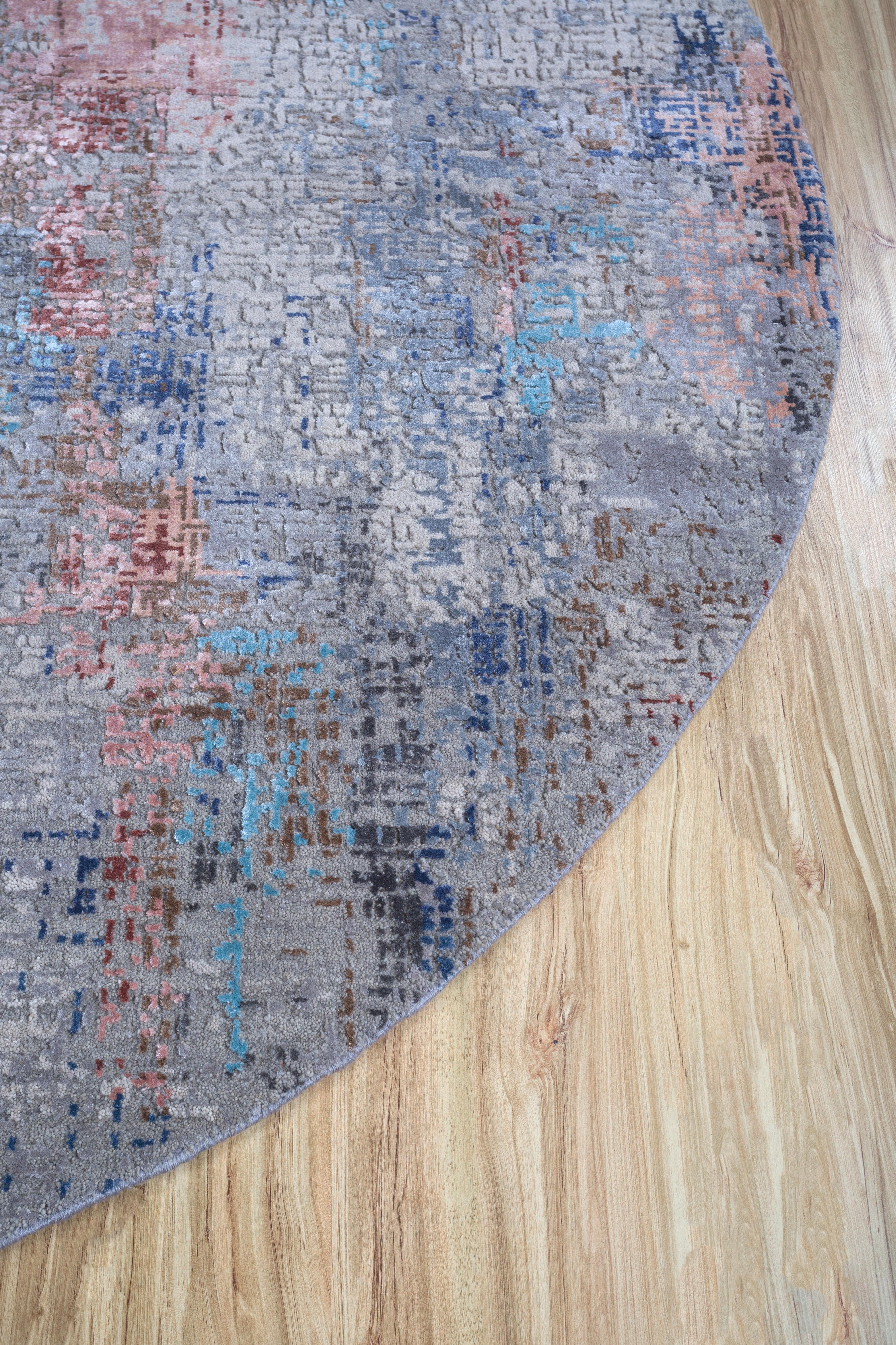 Indiano Tappeto Ethereal Elegance Soft Gray Ivory annodato a mano in vendita