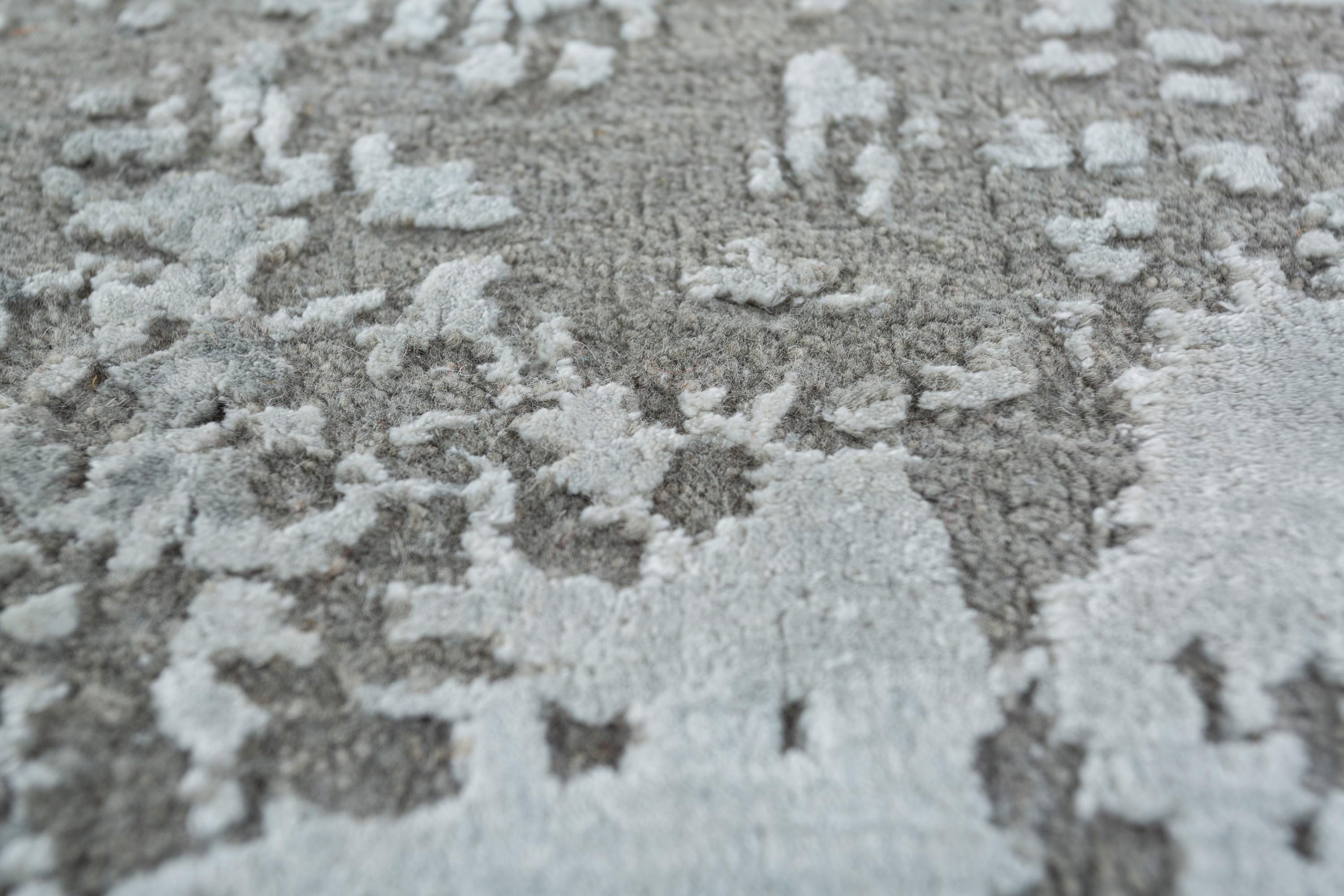 Indian Ethereal Glow Classic Gray & Ice Blue 200X300 cm Handknotted Rug For Sale