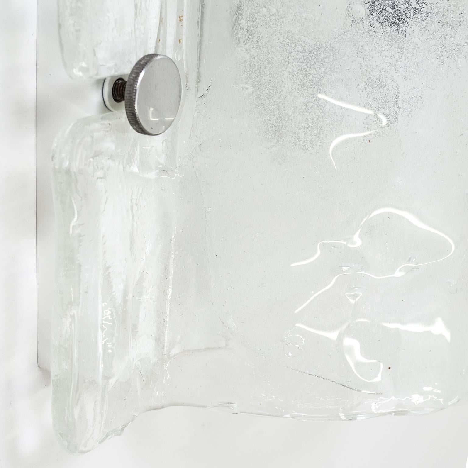 Ätherische Wandleuchte aus Kalmar-Glas, 1970er-Jahre (Muranoglas) im Angebot
