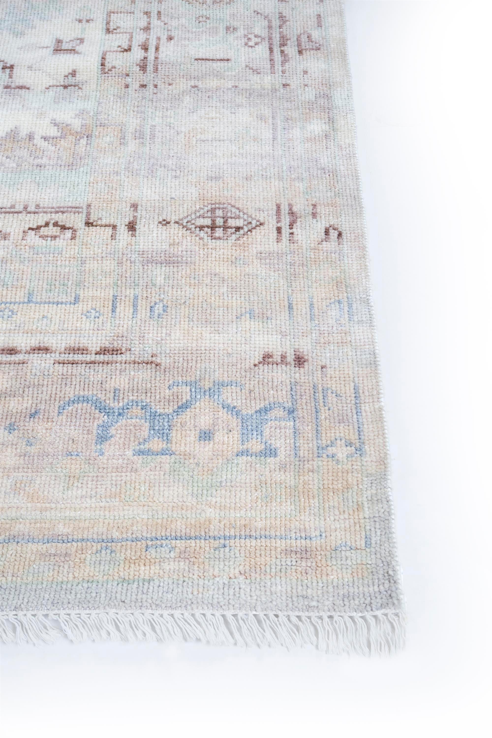 Ethereal Lagoon Blanco y Blanco 240x300 cm Alfombra Anudada a Mano Moderno de mediados de siglo en venta