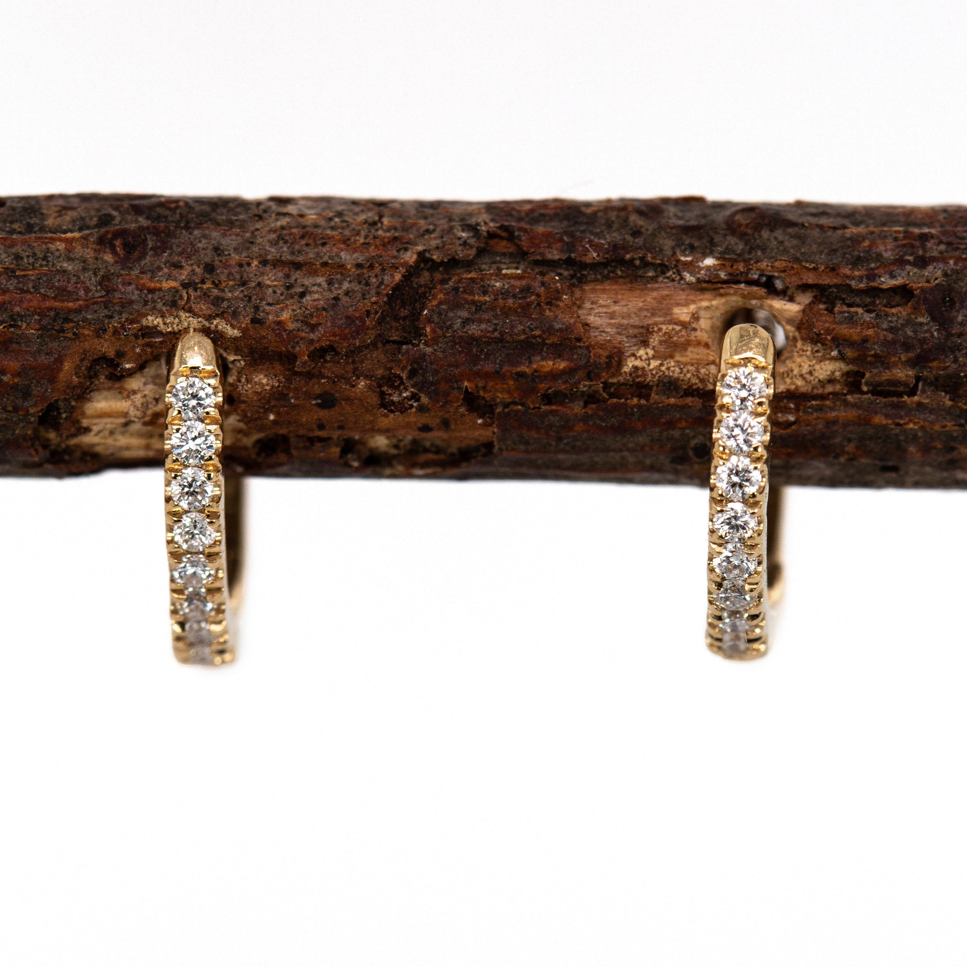 Moderno Ethically Sourced Diamond Huggies in Solid 14K Yellow Gold  Latch Back 10mm in vendita