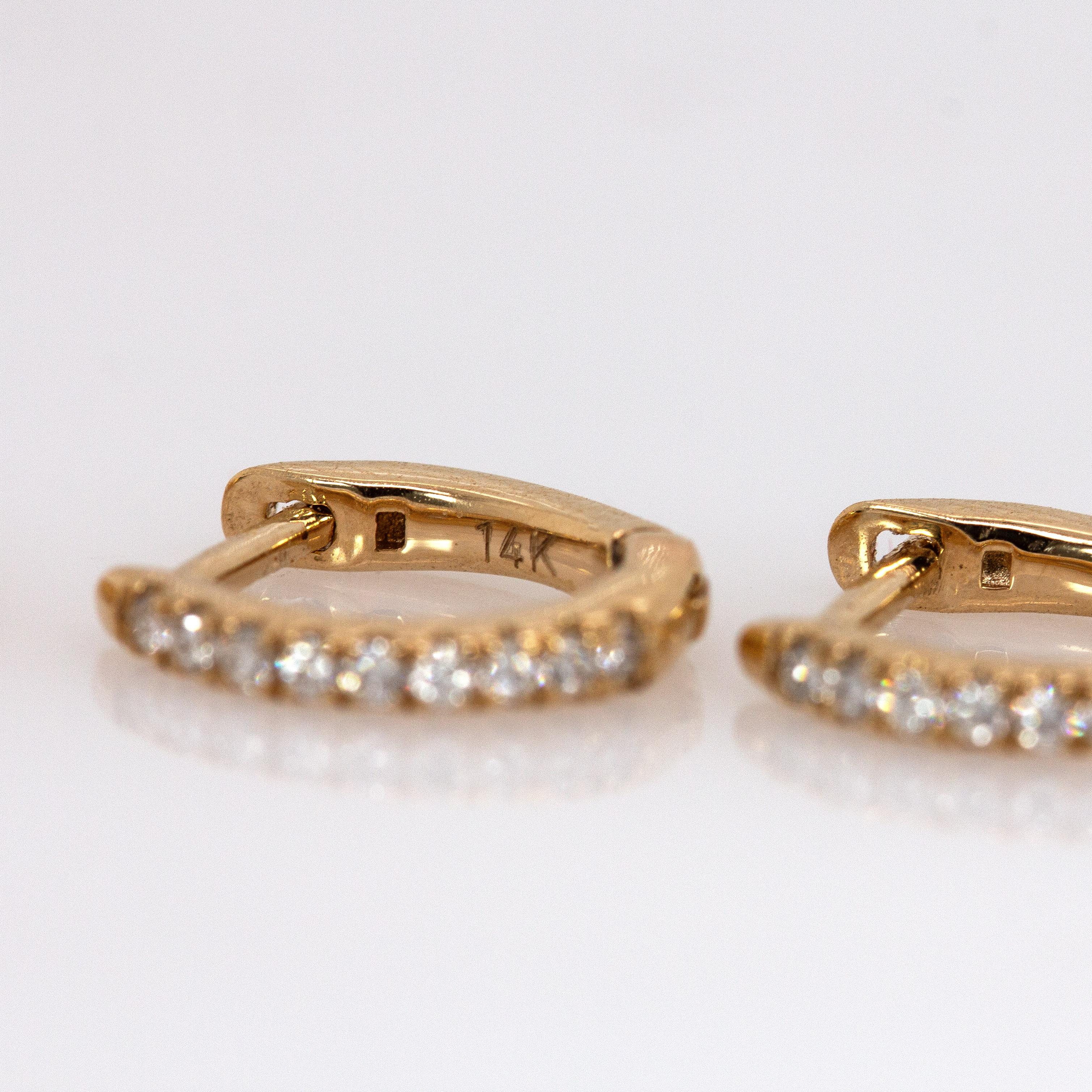 Taglio rotondo Ethically Sourced Diamond Huggies in Solid 14K Yellow Gold  Latch Back 10mm in vendita