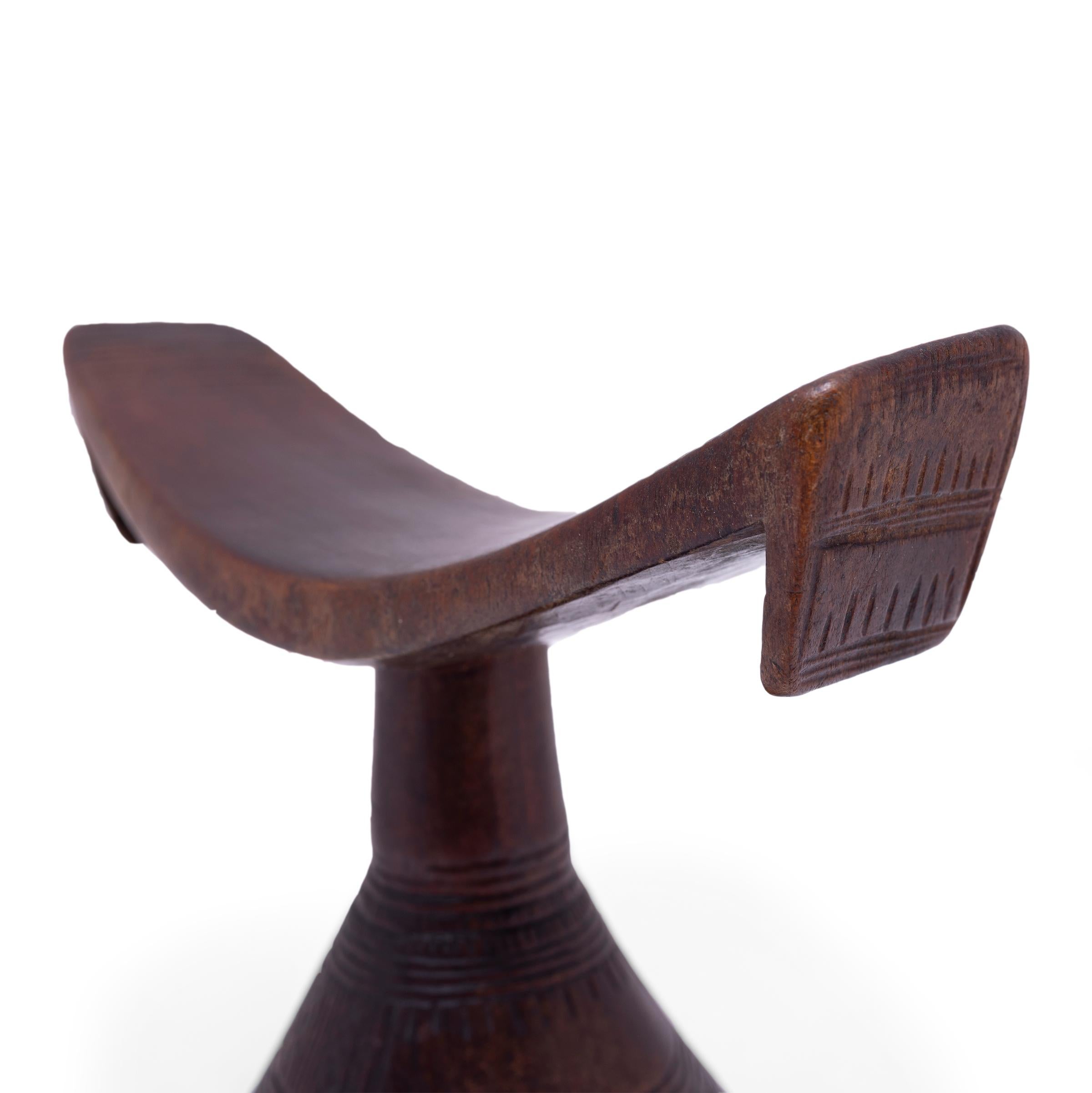 Ethiopian Carved Headrest In Good Condition For Sale In Chicago, IL