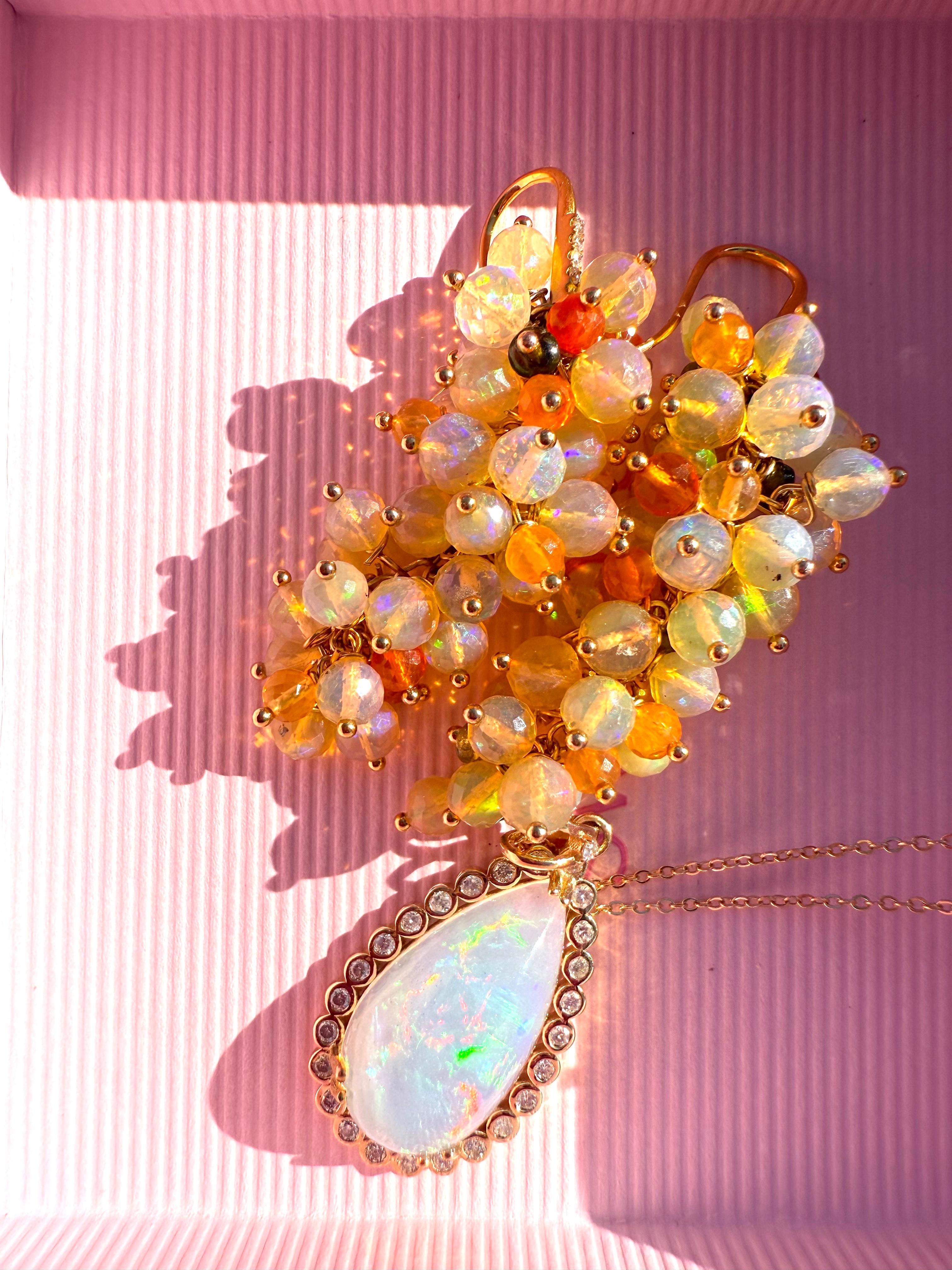 Taglio rotondo Orecchini con cristallo etiope, opale giallo e tormalina in oro giallo massiccio 14K in vendita