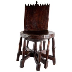 Chaise sculpturale éthiopienne Jimma:: taillée dans une seule pièce de bois:: vers 1880