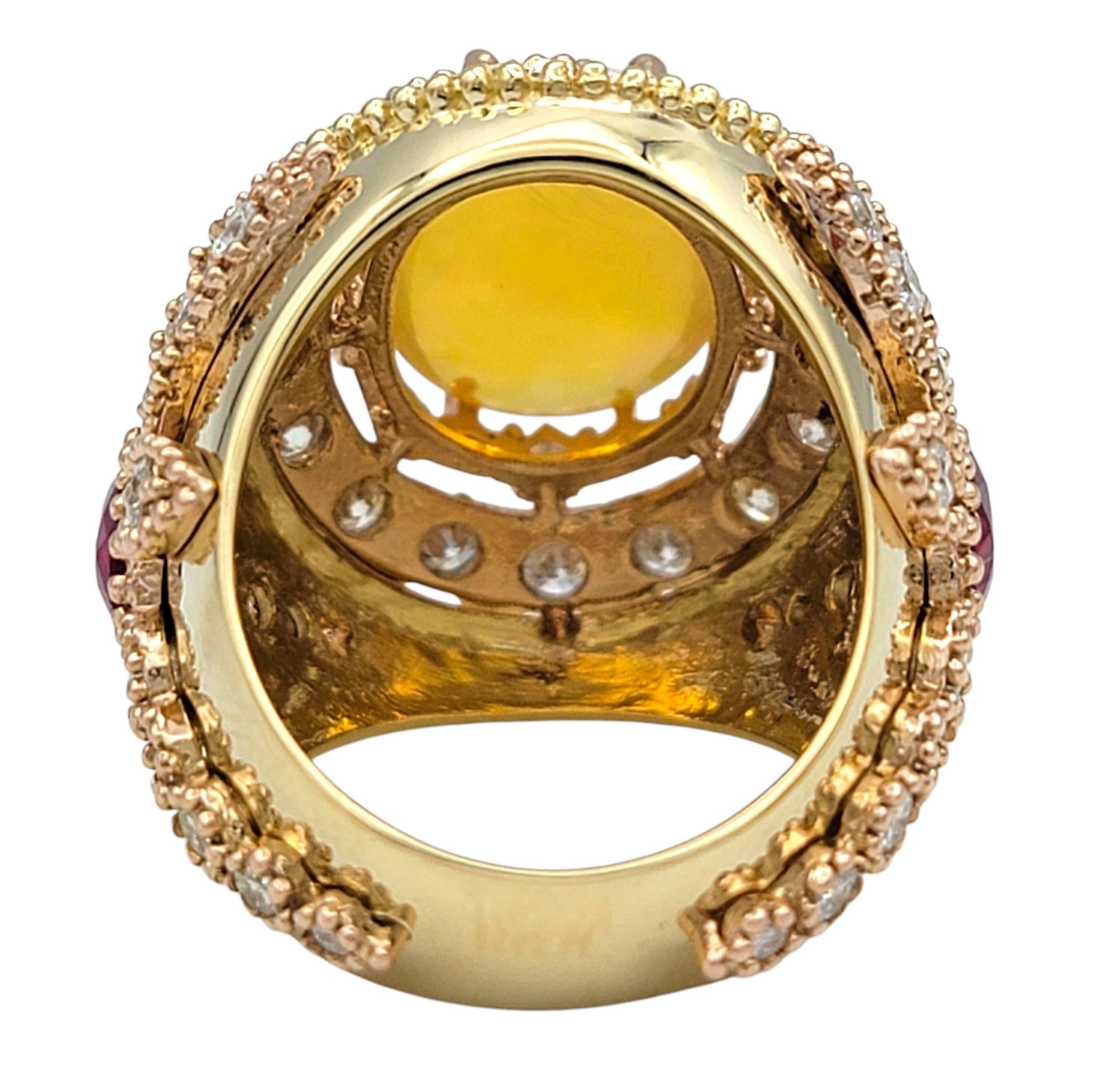 Bague cocktail éthiopienne avec halo de diamants et rubis à motif libellule en or 14 carats Bon état - En vente à Scottsdale, AZ