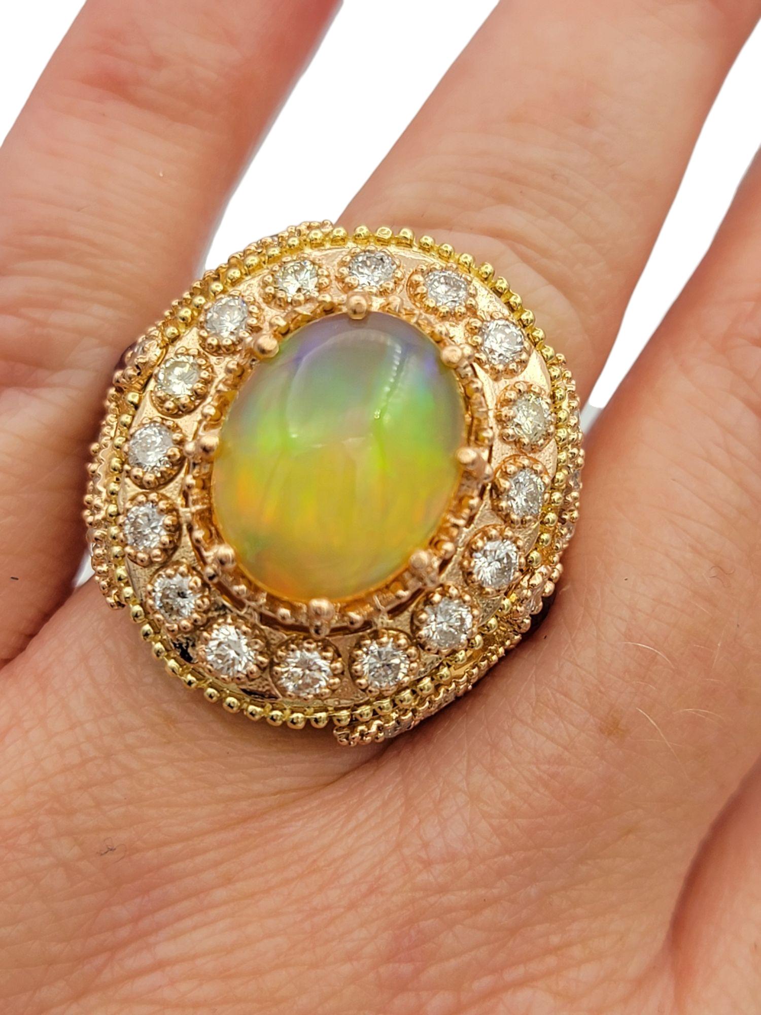 Bague cocktail éthiopienne avec halo de diamants et rubis à motif libellule en or 14 carats en vente 1