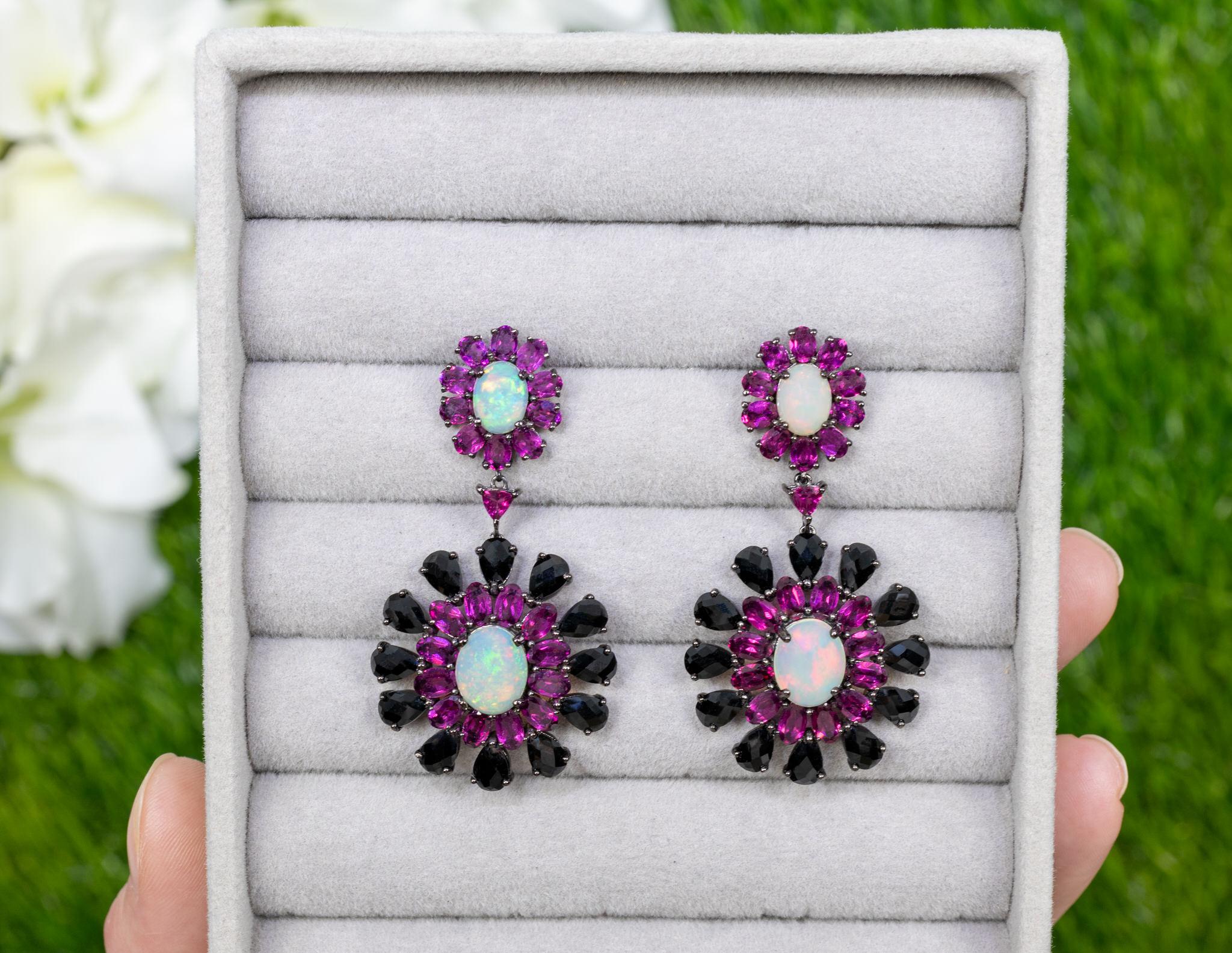 Taille mixte Pendants d'oreilles éthiopiens rhodolite et spinelle noire 29 carats en vente