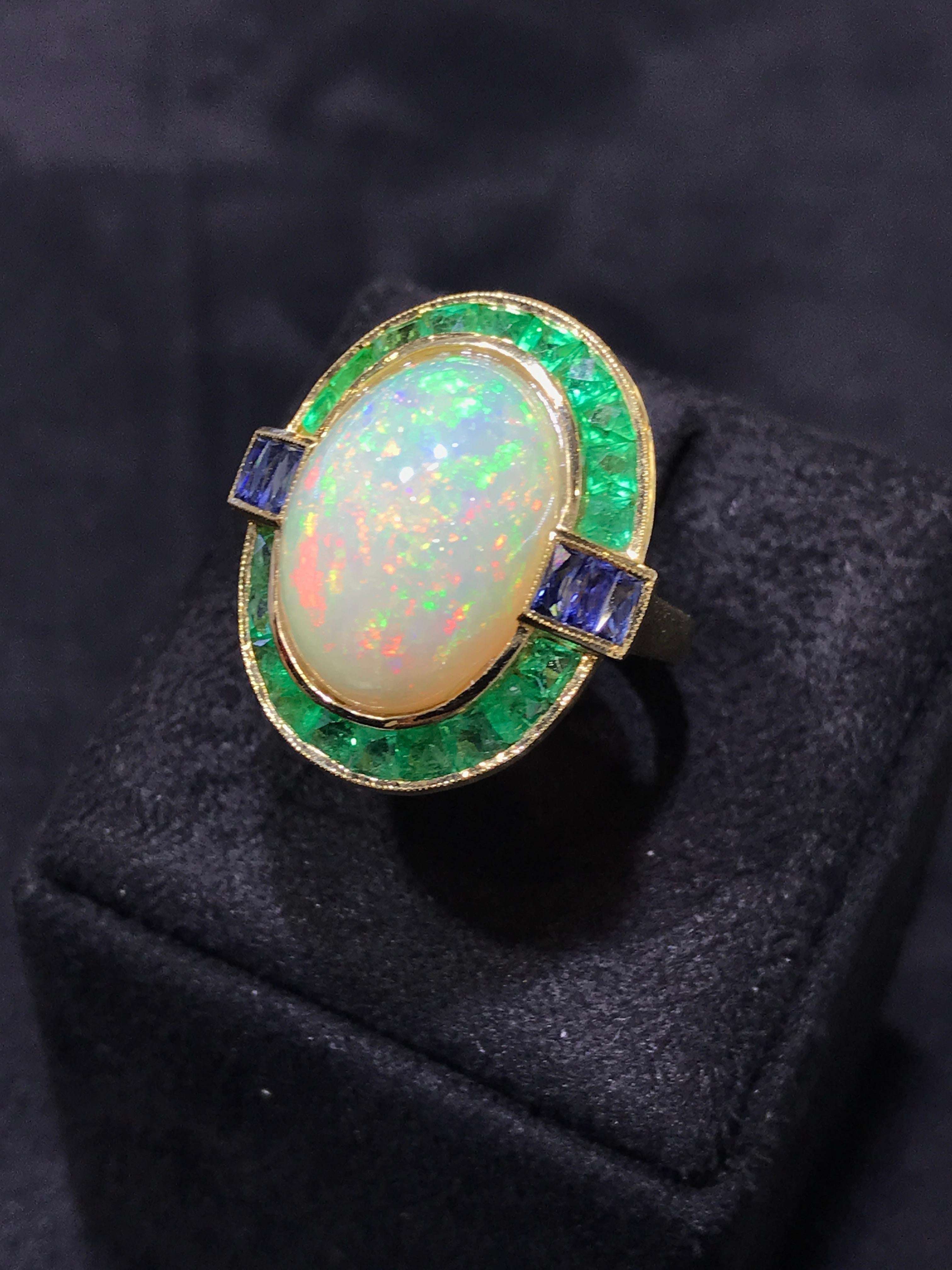 Bague cocktail en or jaune 14K avec émeraude et saphir en opale éthiopienne Neuf - En vente à Bangkok, TH