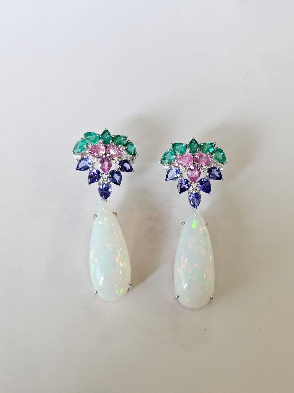 Orecchino lampadario con opale etiope, smeraldi, zaffiro rosa, tanzanite e diamanti In condizioni Nuovo in vendita a Hong Kong, HK