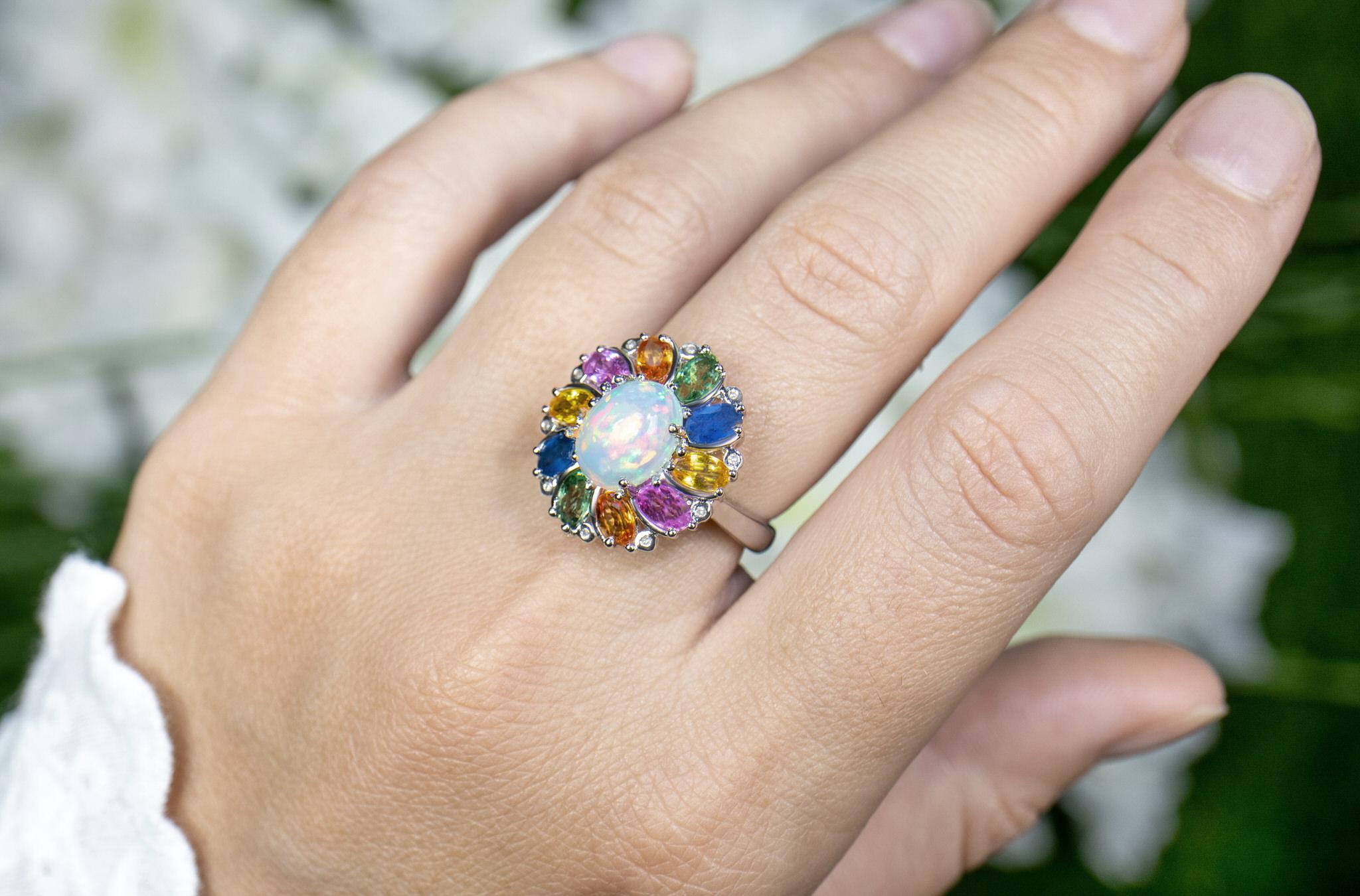 Taille cabochon Bague cocktail florale éthiopienne saphirs multicolores diamants 3,95 carats en vente