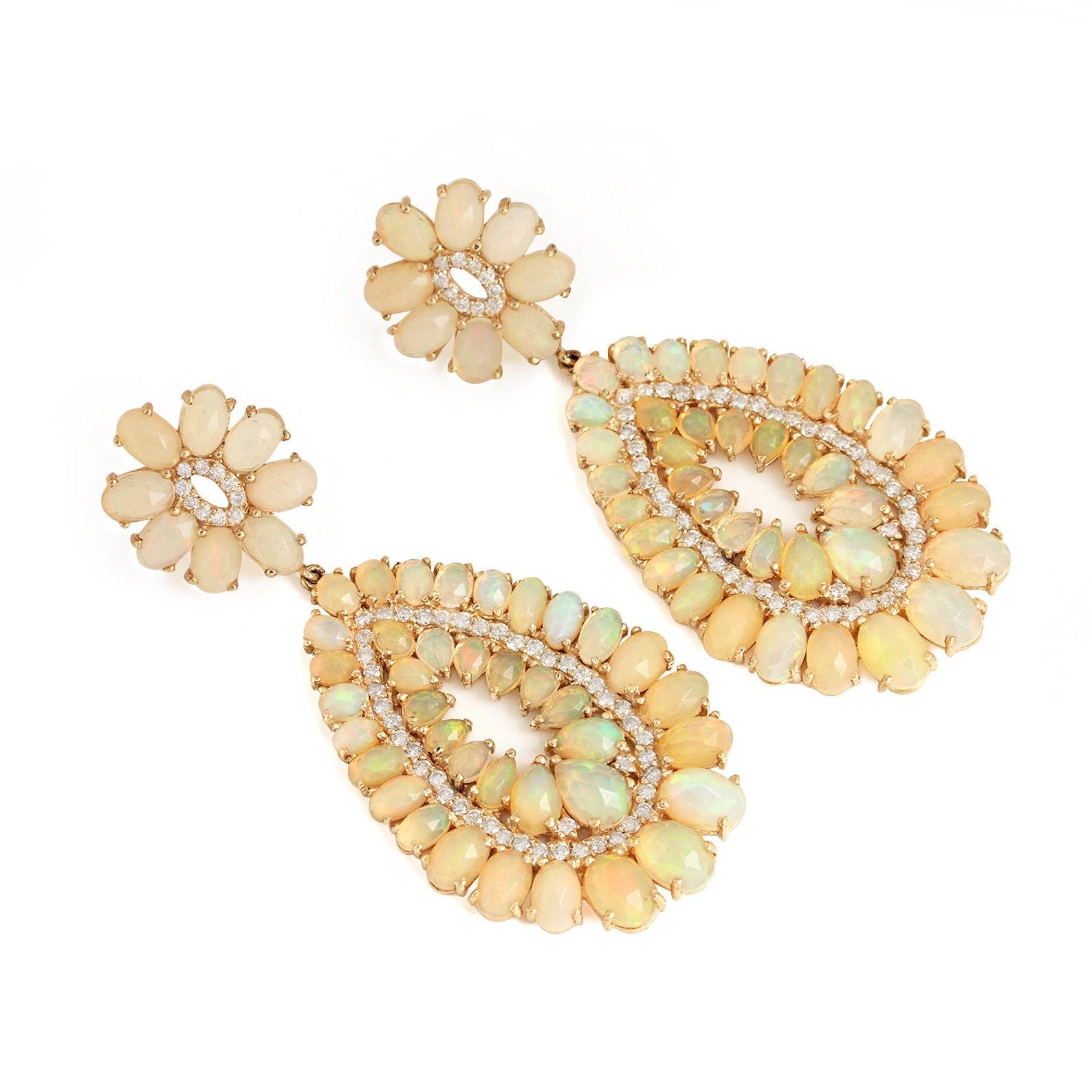Art Déco Orecchini a goccia in oro 14k con pave di diamanti naturali in opale etiope 1 coppia in vendita