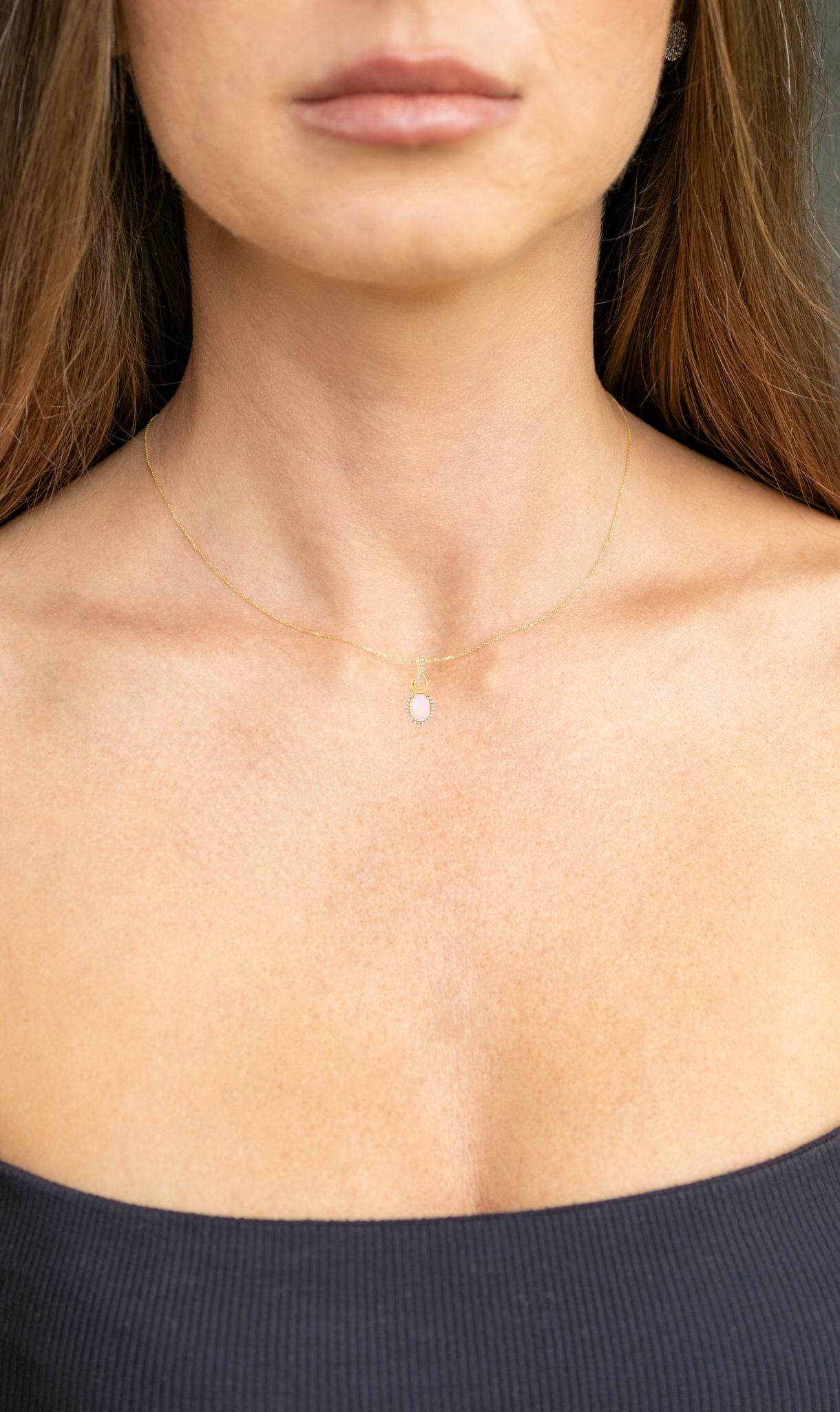 Ethiopian Opal Pendant Necklace Diamonds 14K Yellow Gold (Zeitgenössisch) im Angebot