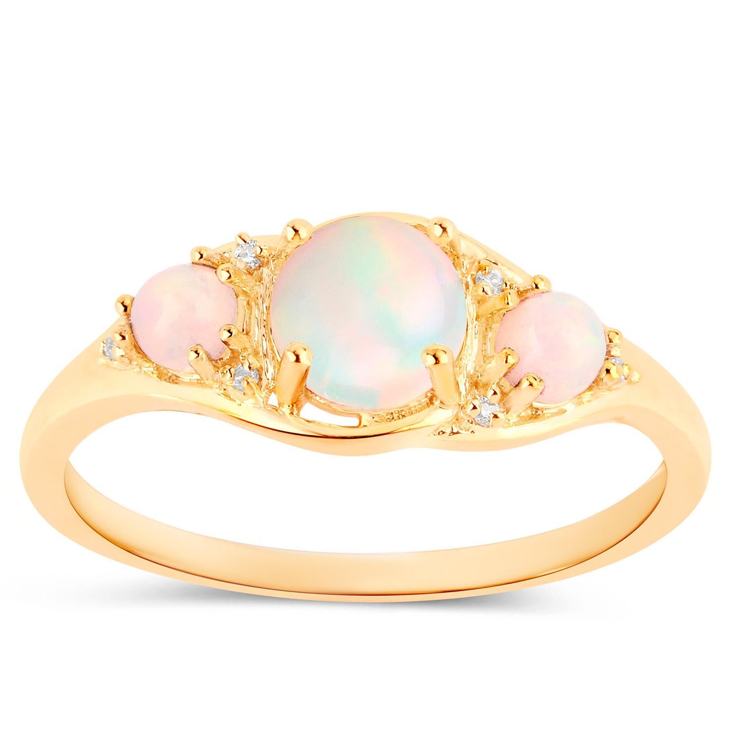 Viene fornito con la valutazione gemmologica GG/AJP.
Tutte le gemme sono naturali
3 Opali etiopi = 0,66 Carati
6 Diamanti Whiting = 0,02 Carati
Metallo: Oro giallo 14 carati
Misura dell'anello: 7 US
Il ridimensionamento è disponibile su richiesta