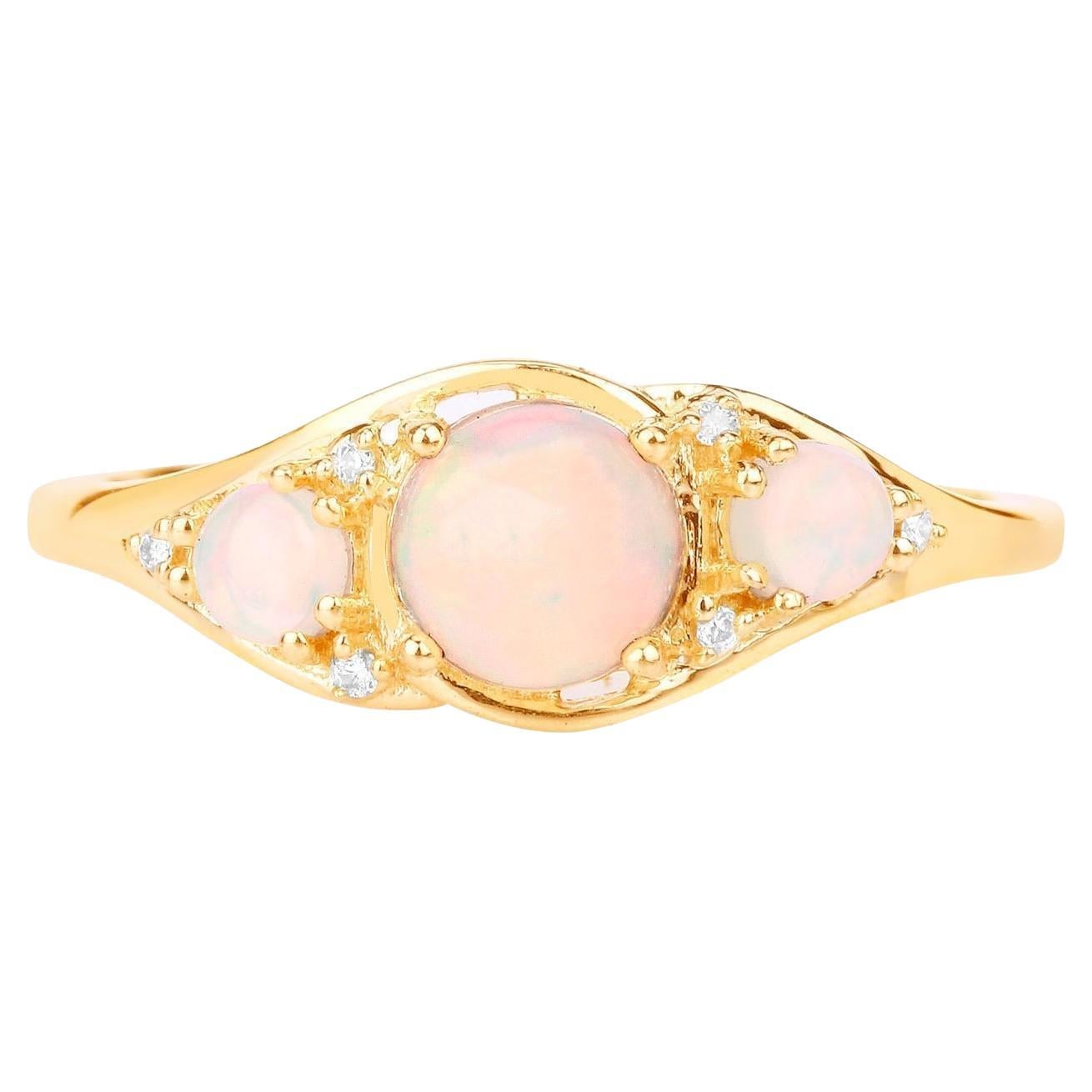 Anello con tre pietre di opale etiope con diamanti in oro giallo 14K in vendita