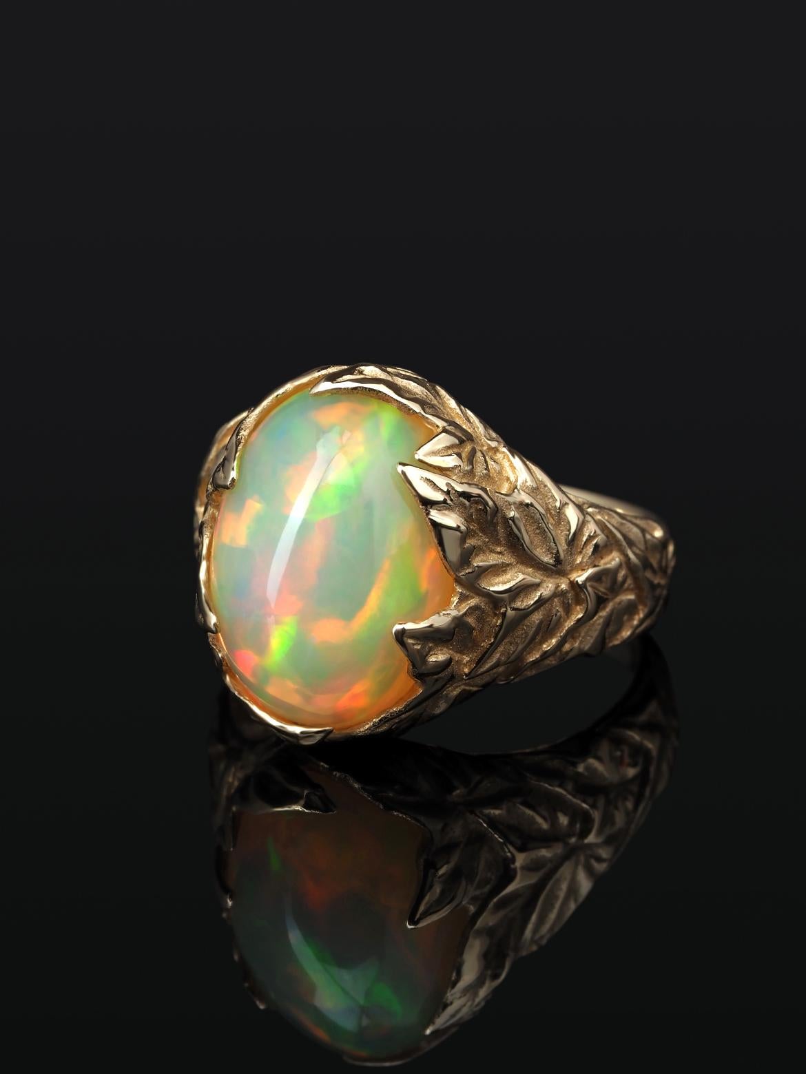 Ethiopian Opal Yellow Gold Ivy Ring Aphrodite Style Multicolor Glare Art Nouveau In New Condition For Sale In Berlin, DE