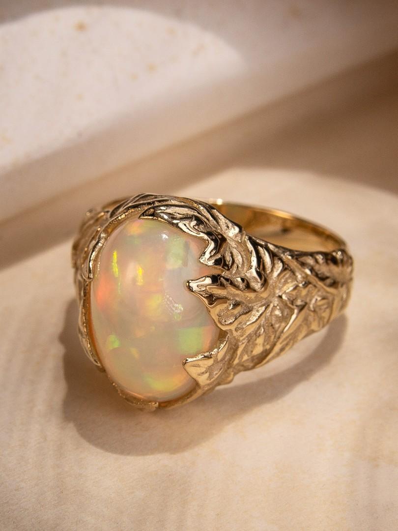 Ethiopian Opal Yellow Gold Ivy Ring Aphrodite Style Multicolor Glare Art Nouveau For Sale 7