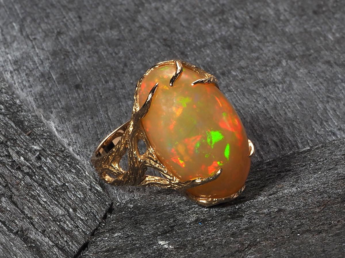 Ethiopian Opal Yellow Gold Ring Art Nouveau Style Iridescent Gemstone Jewelry For Sale 2