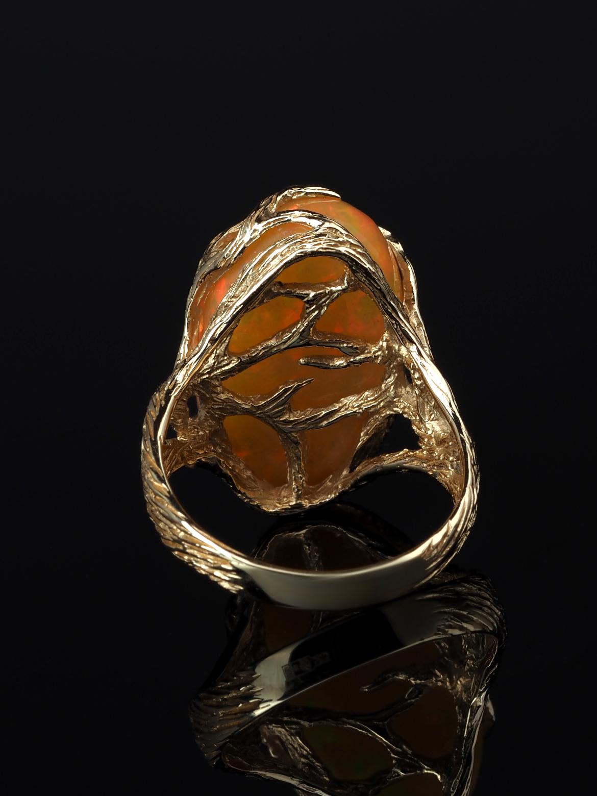 Women's or Men's Ethiopian Opal Yellow Gold Ring Art Nouveau Style Iridescent Gemstone Jewelry For Sale