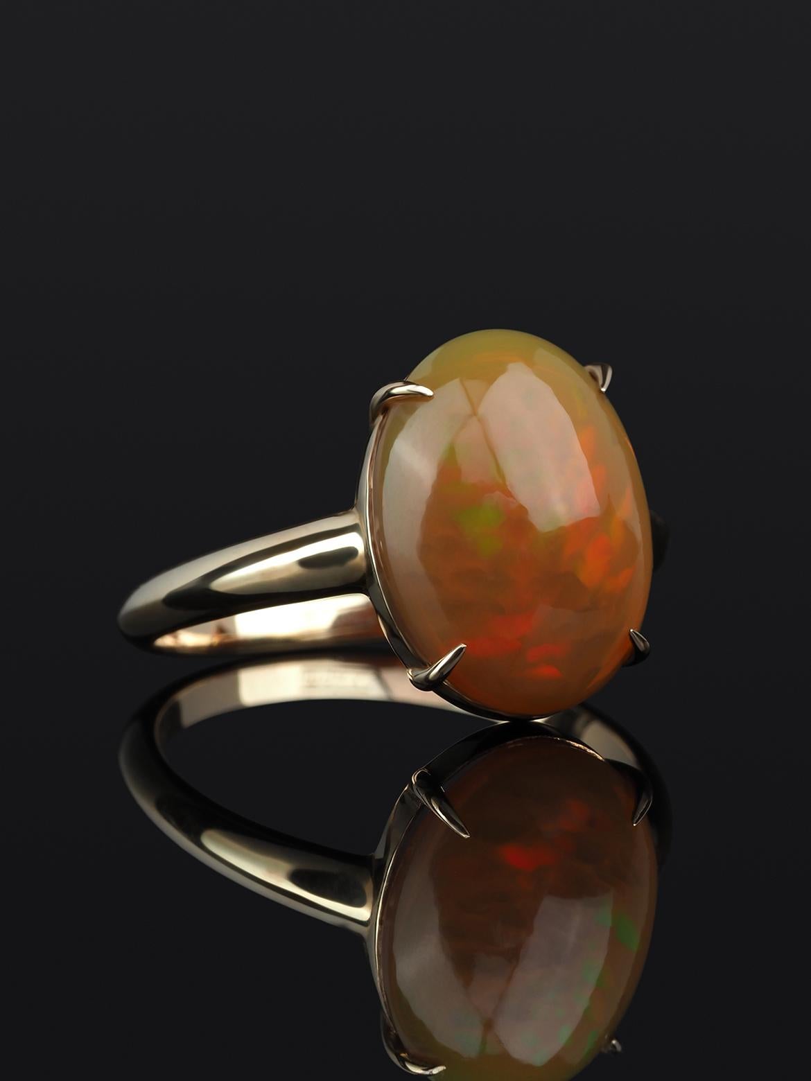 Women's or Men's Ethiopian Opal Yellow Gold Ring Orange Honey For Sale