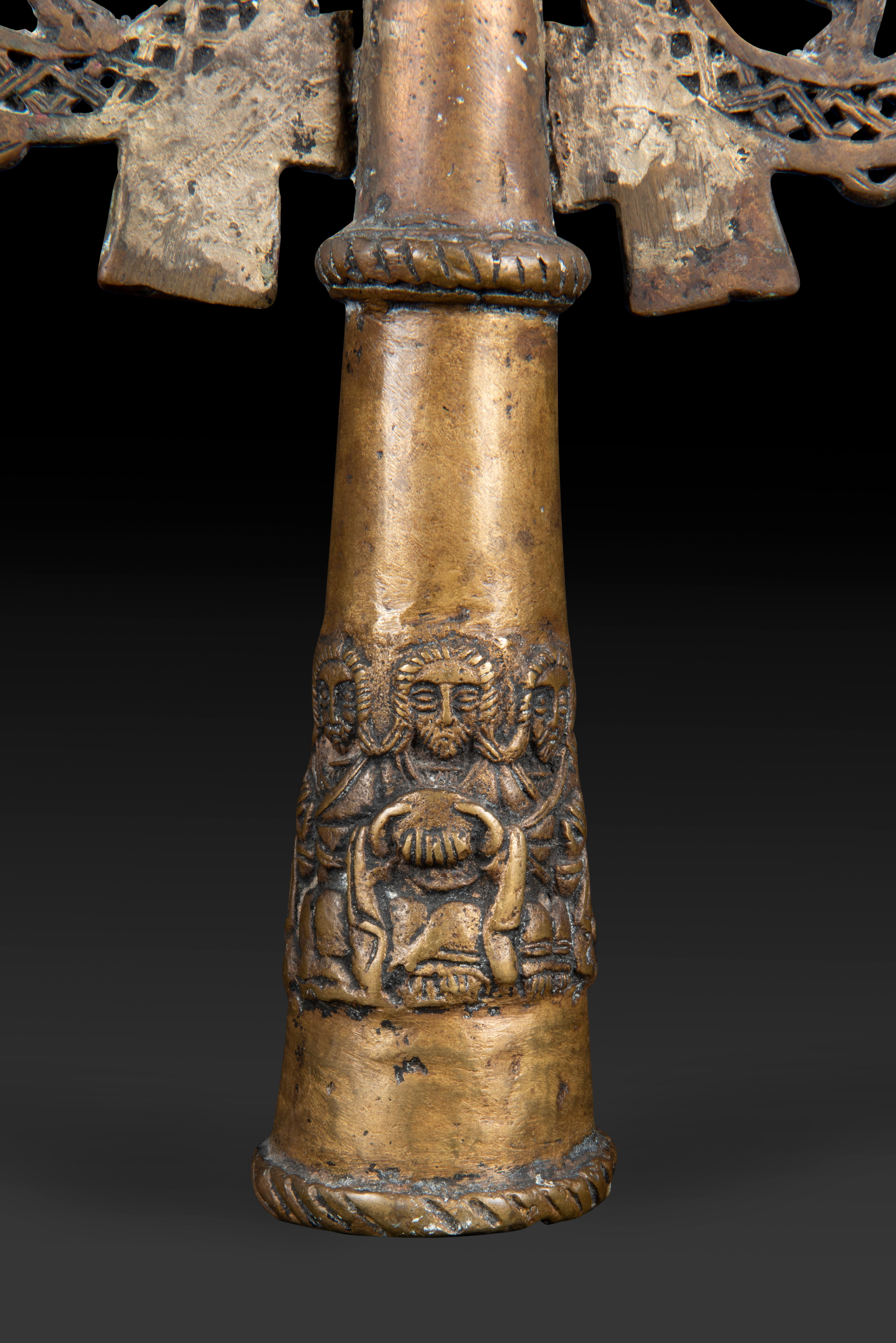 Cruz etíope de procesión: Herencia sagrada y artesanía en venta 3