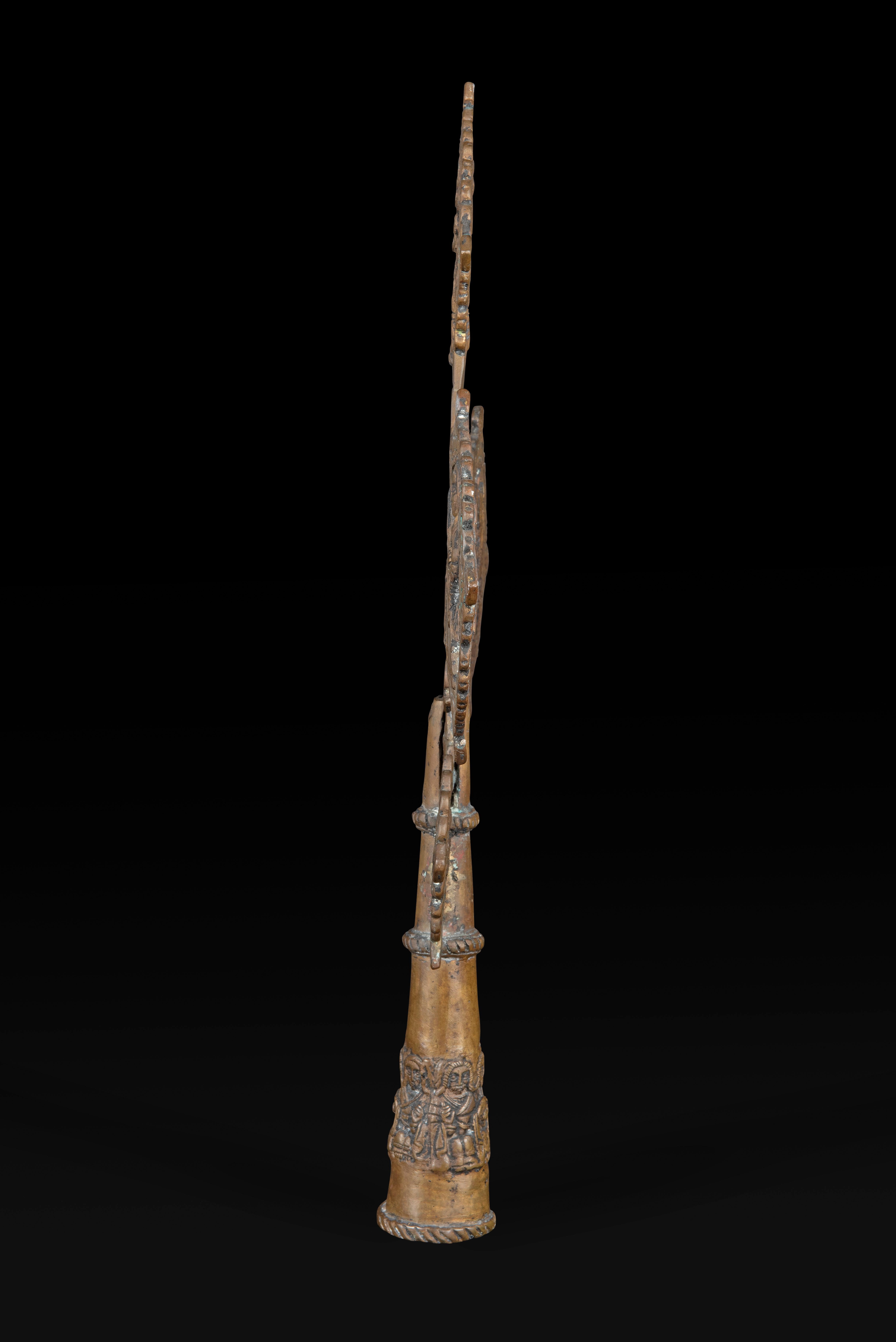 Cruz etíope de procesión: Herencia sagrada y artesanía Primitivo en venta
