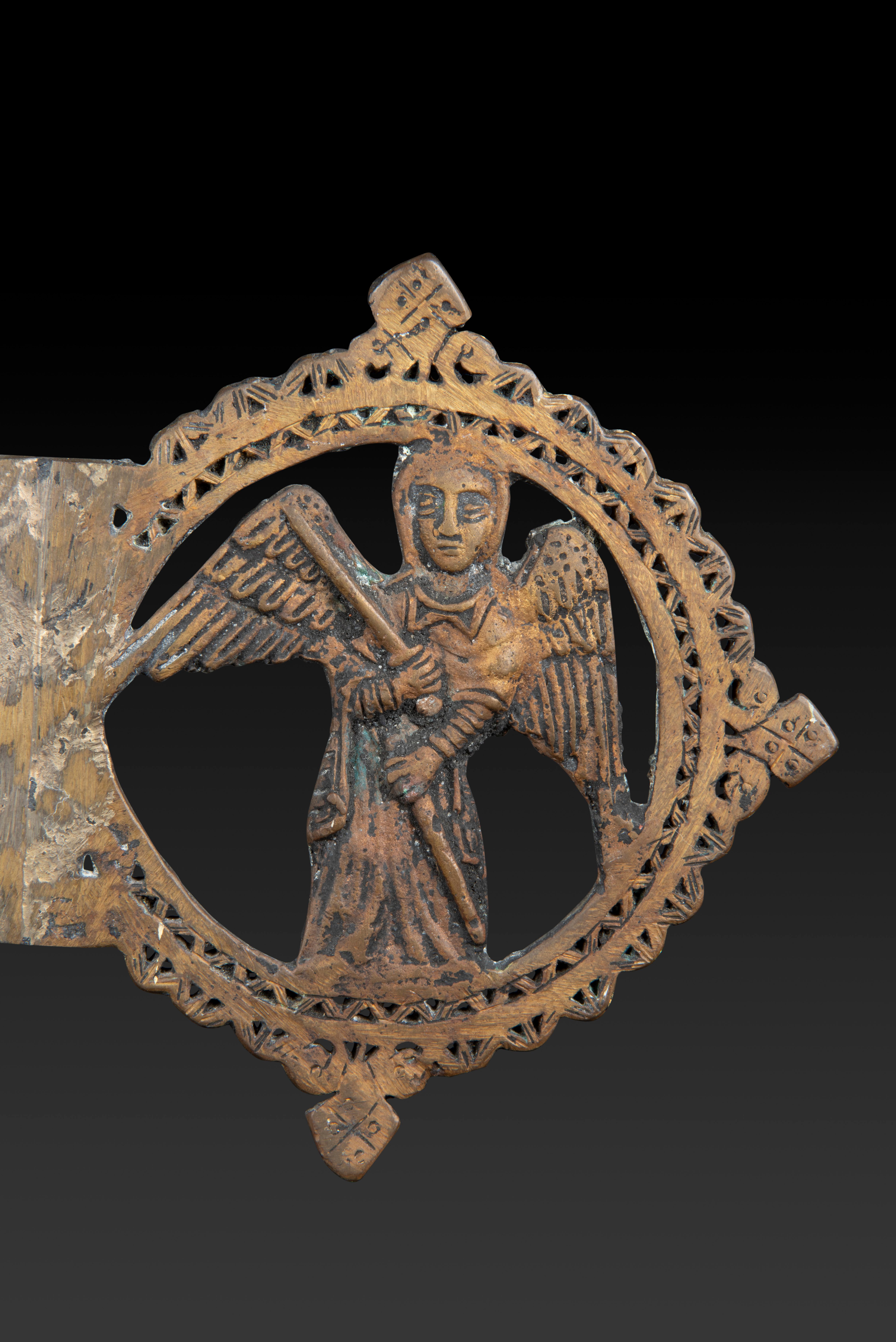 Cruz etíope de procesión: Herencia sagrada y artesanía siglo XIX en venta